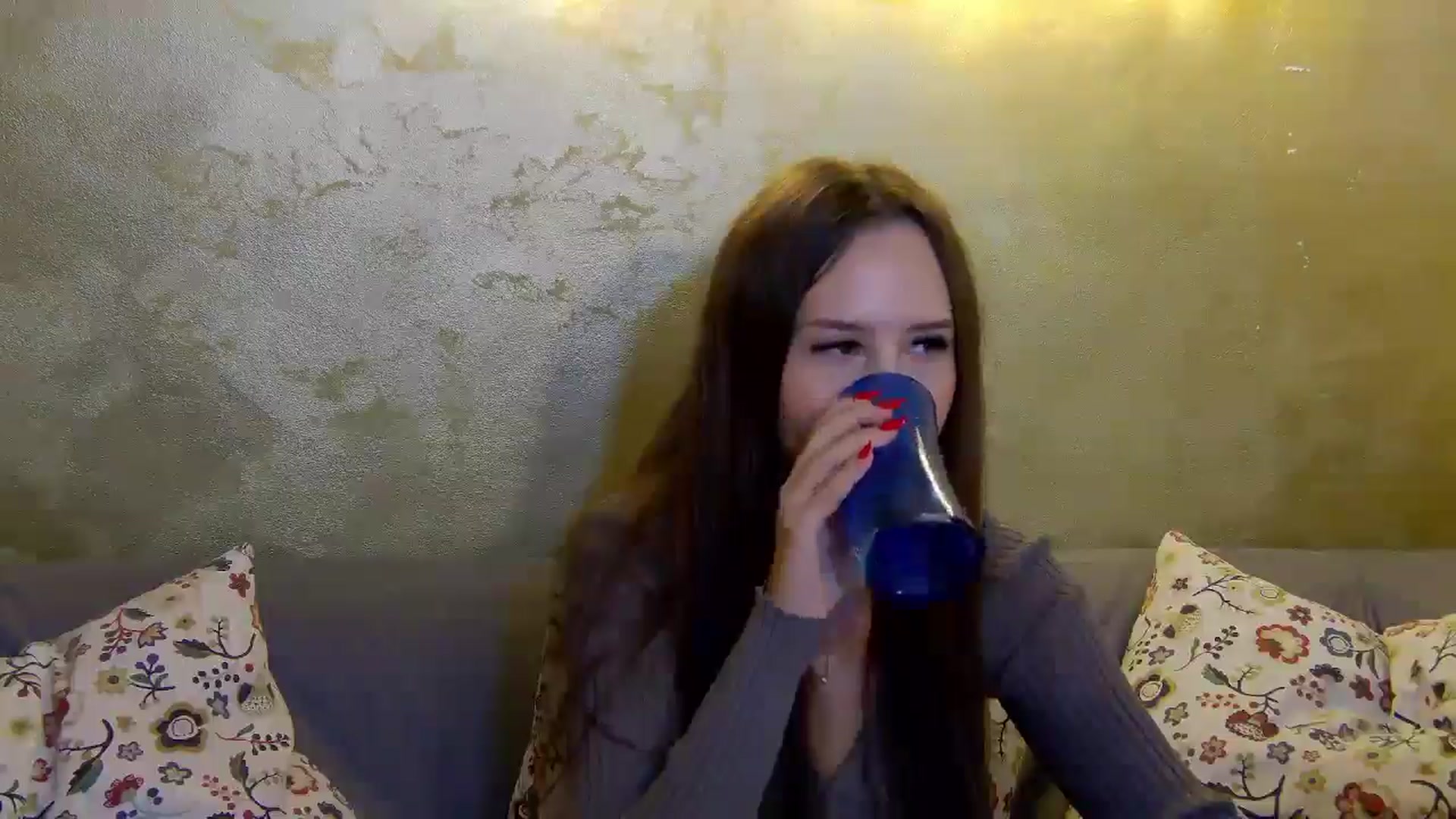 Gallery image thumbnail from Radiance's myfreecams stream on, 11/19/2024, 17:39 image 17 of 20