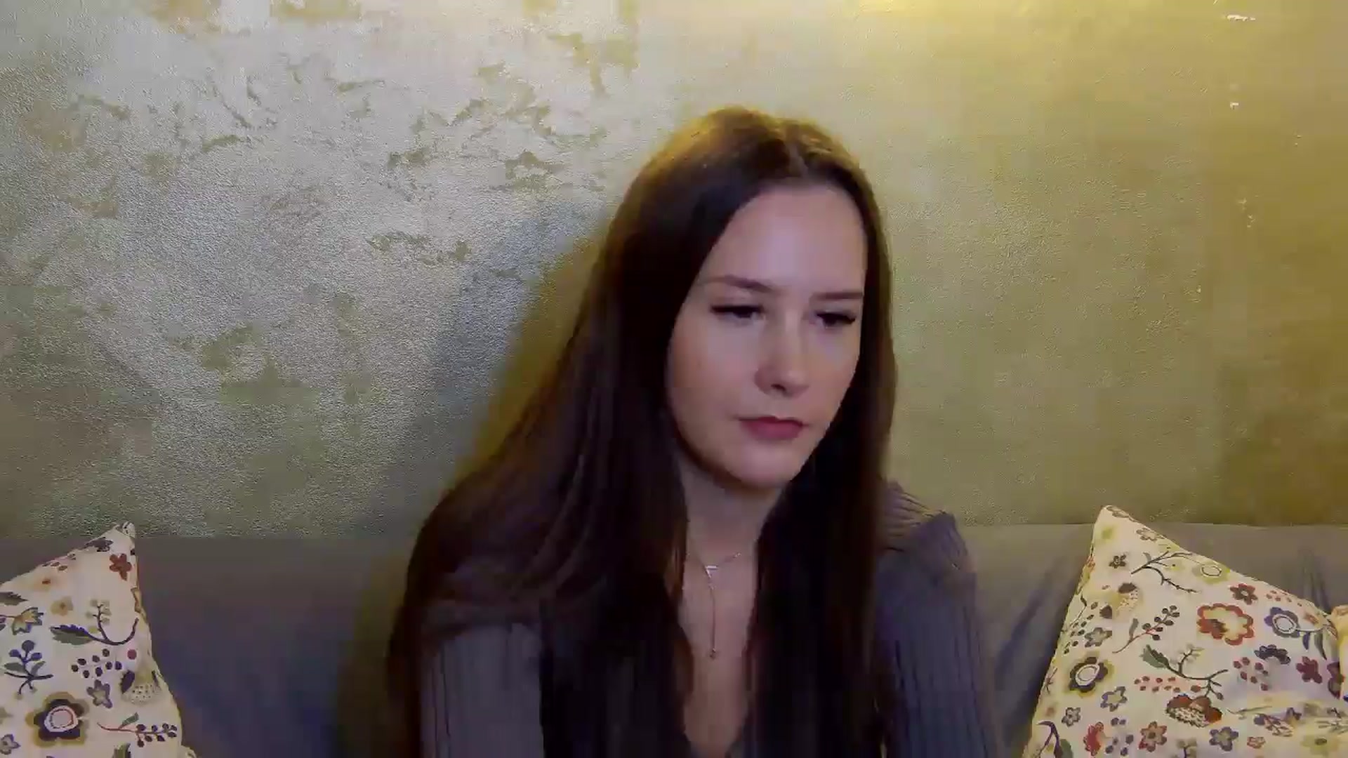 Gallery image thumbnail from Radiance's myfreecams stream on, 11/19/2024, 17:39 image 18 of 20
