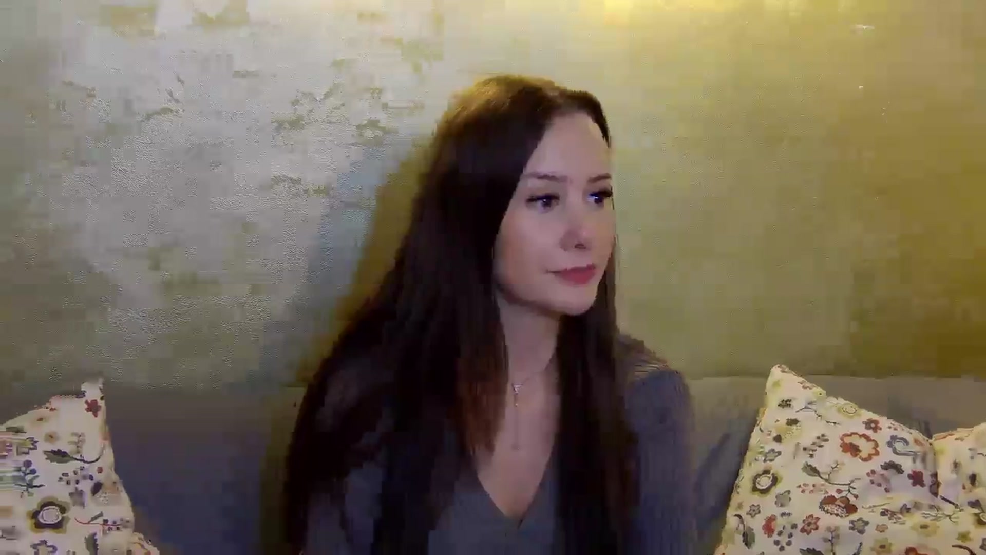Gallery image thumbnail from Radiance's myfreecams stream on, 11/19/2024, 17:39 image 4 of 20