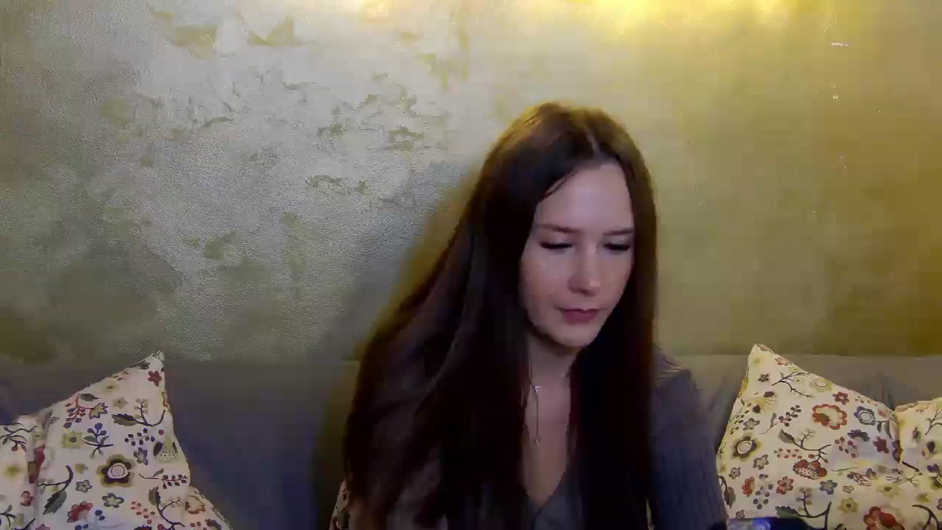 Gallery image thumbnail from Radiance's myfreecams stream on, 11/19/2024, 17:39 image 12 of 20