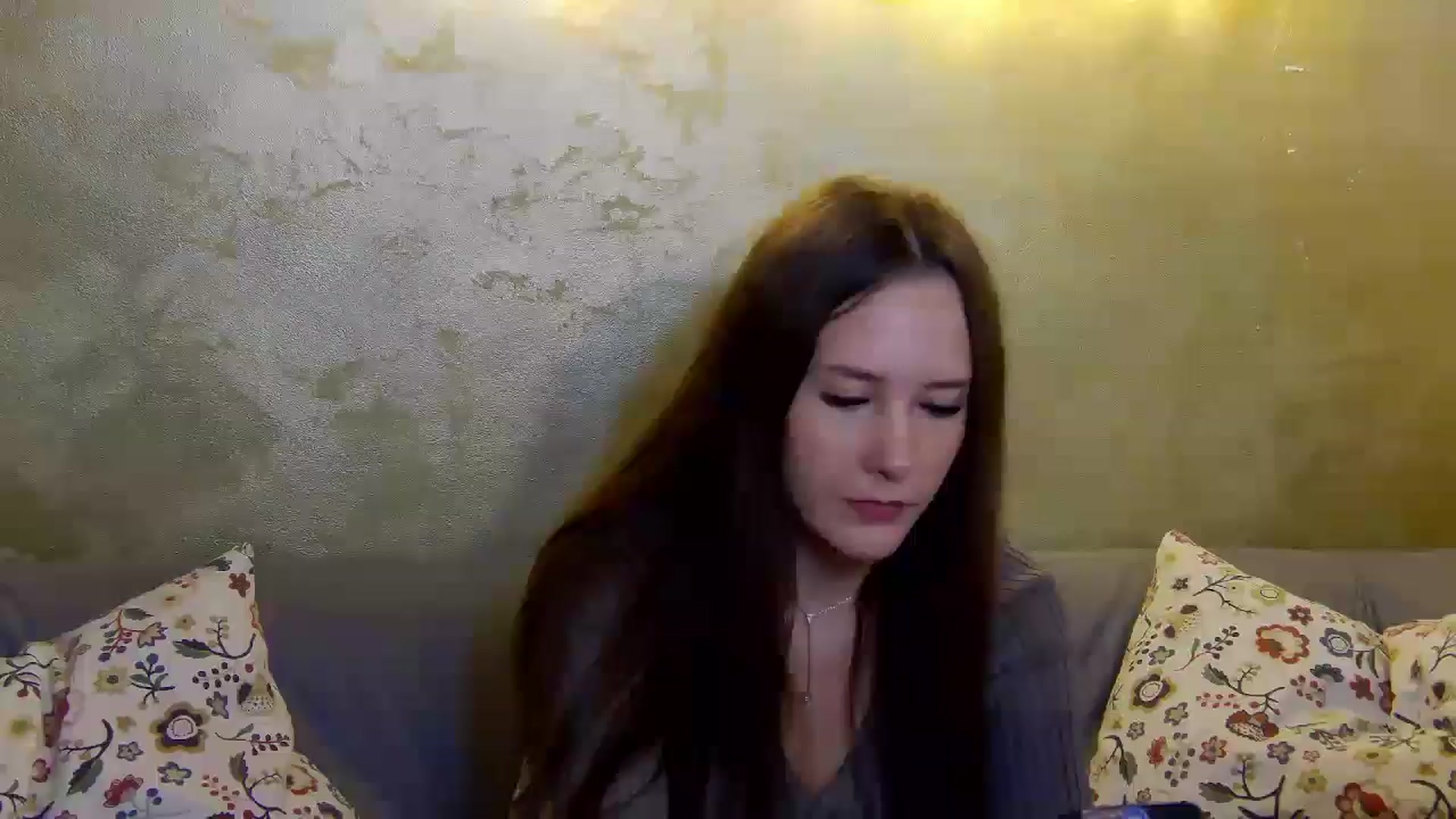 Gallery image thumbnail from Radiance's myfreecams stream on, 11/19/2024, 17:39 image 11 of 20