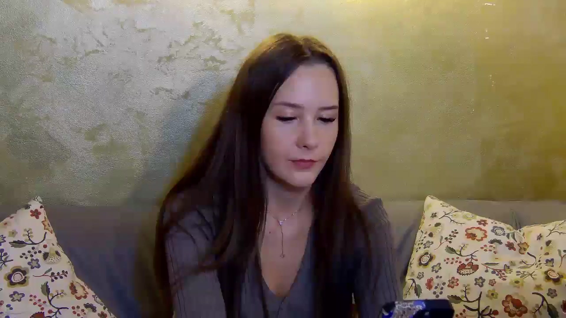 Gallery image thumbnail from Radiance's myfreecams stream on, 11/19/2024, 20:09 image 17 of 20