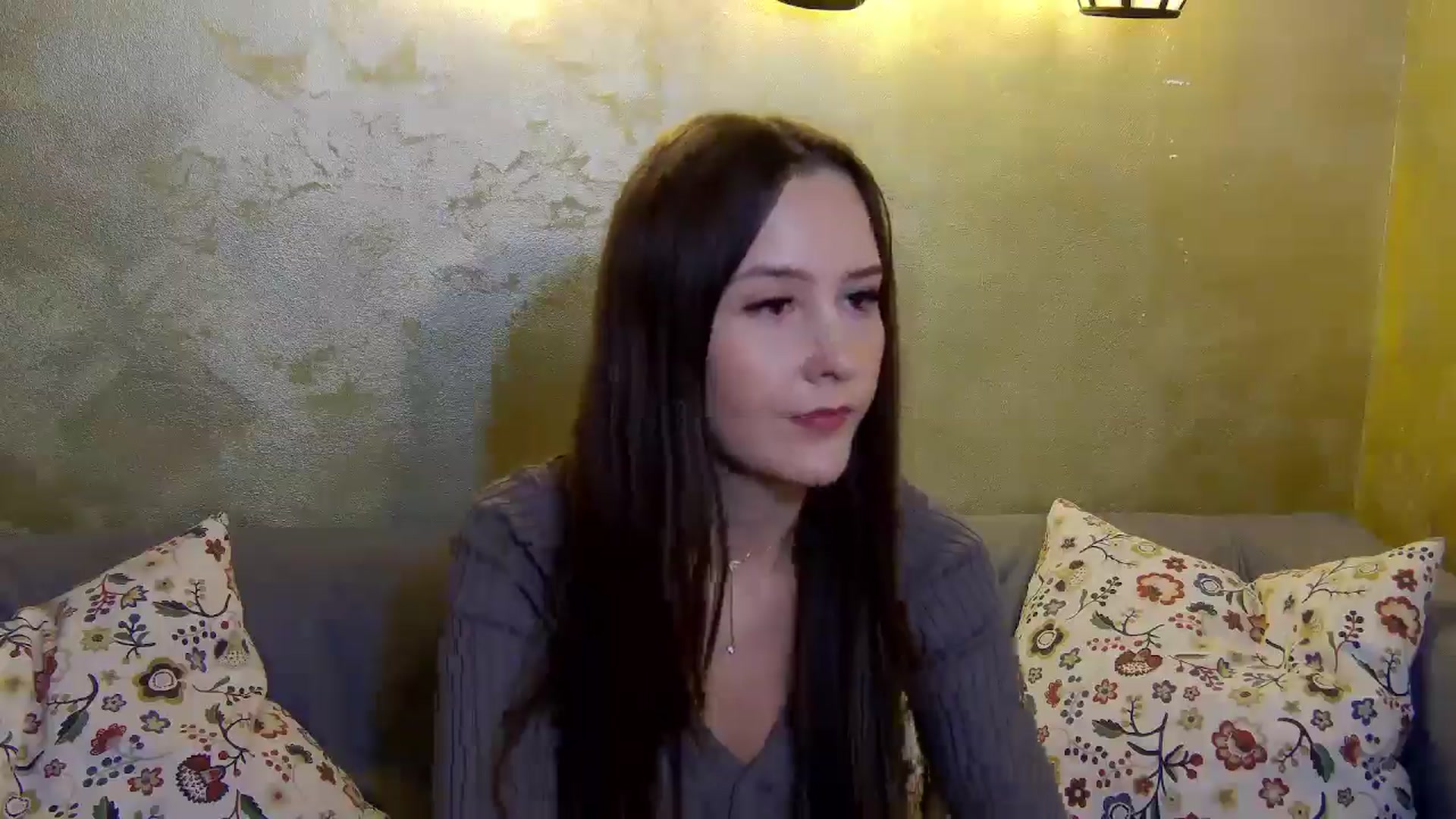 Gallery image thumbnail from Radiance's myfreecams stream on, 11/19/2024, 20:09 image 8 of 20