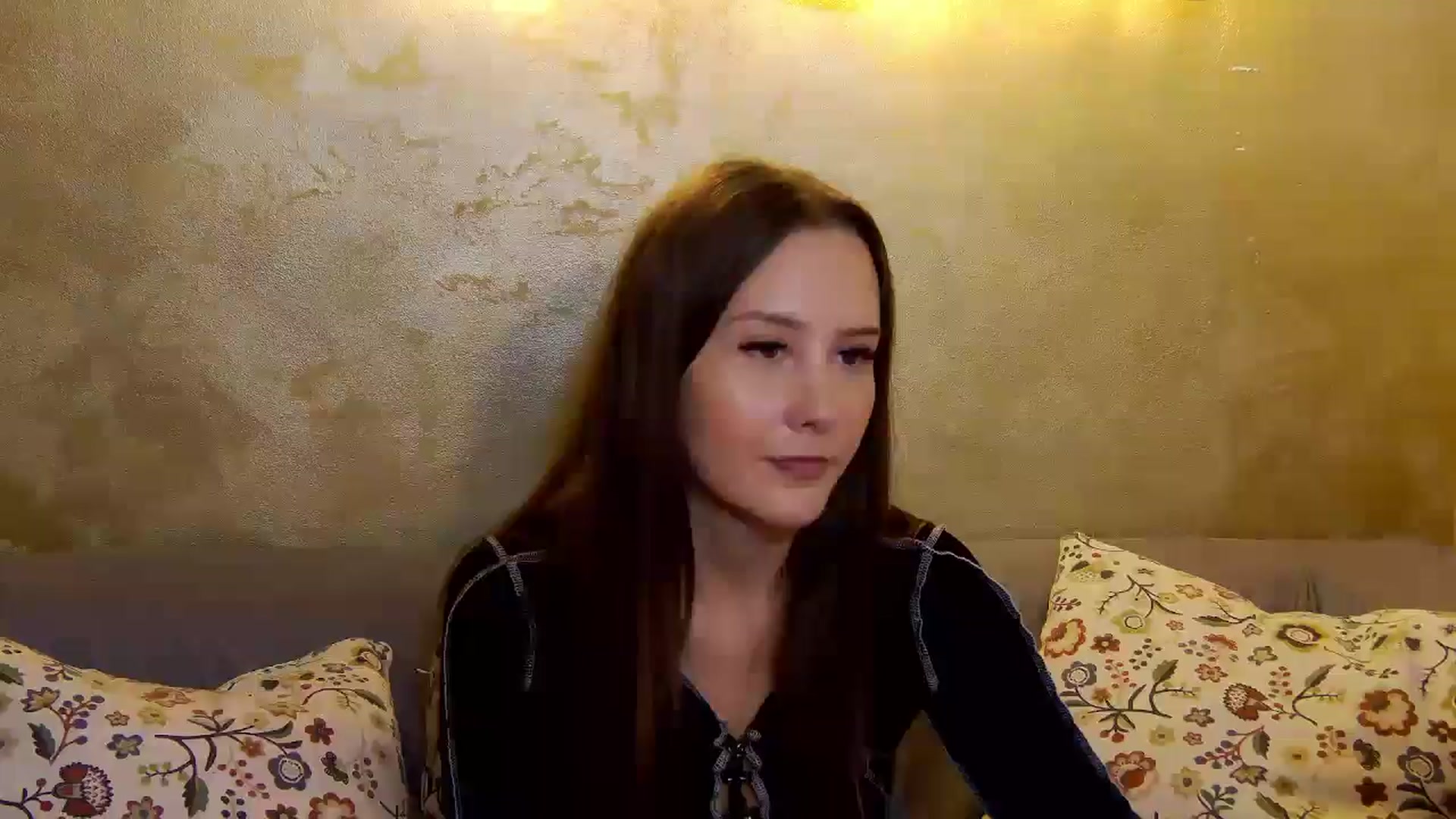 Gallery image thumbnail from Radiance's myfreecams stream on, 11/20/2024, 18:41 image 10 of 20