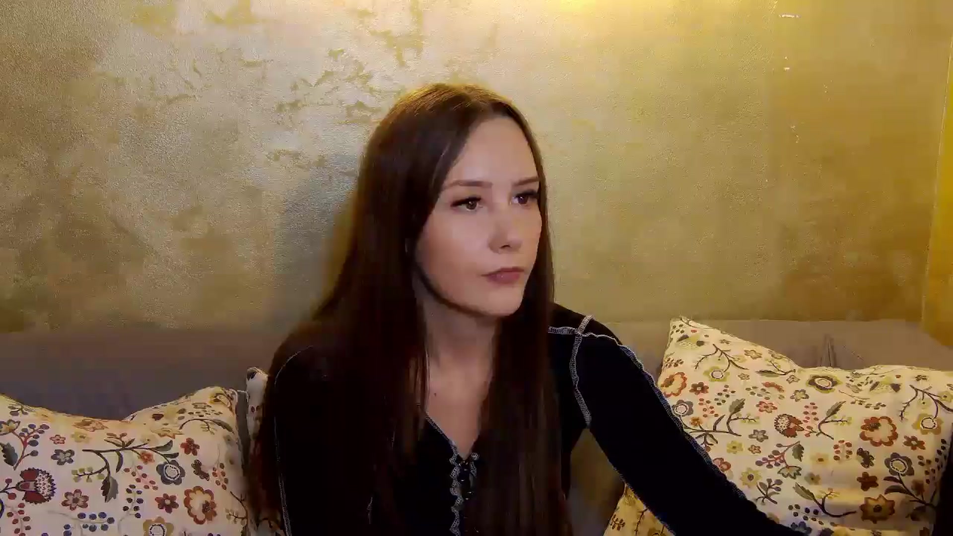 Gallery image thumbnail from Radiance's myfreecams stream on, 11/20/2024, 18:41 image 2 of 20