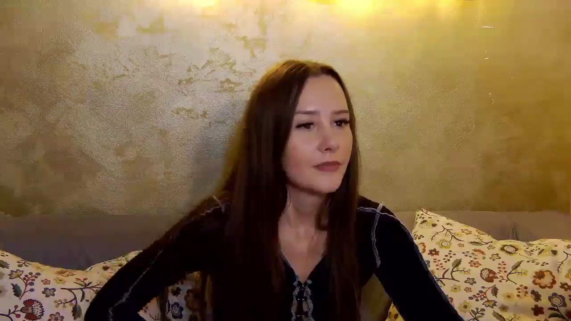 Gallery image thumbnail from Radiance's myfreecams stream on, 11/20/2024, 18:41 image 12 of 20