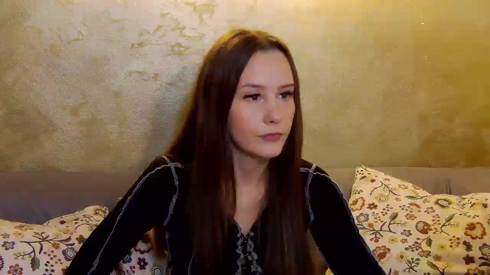 Gallery image thumbnail from Radiance's myfreecams stream on, 11/20/2024, 18:41 image 5 of 20