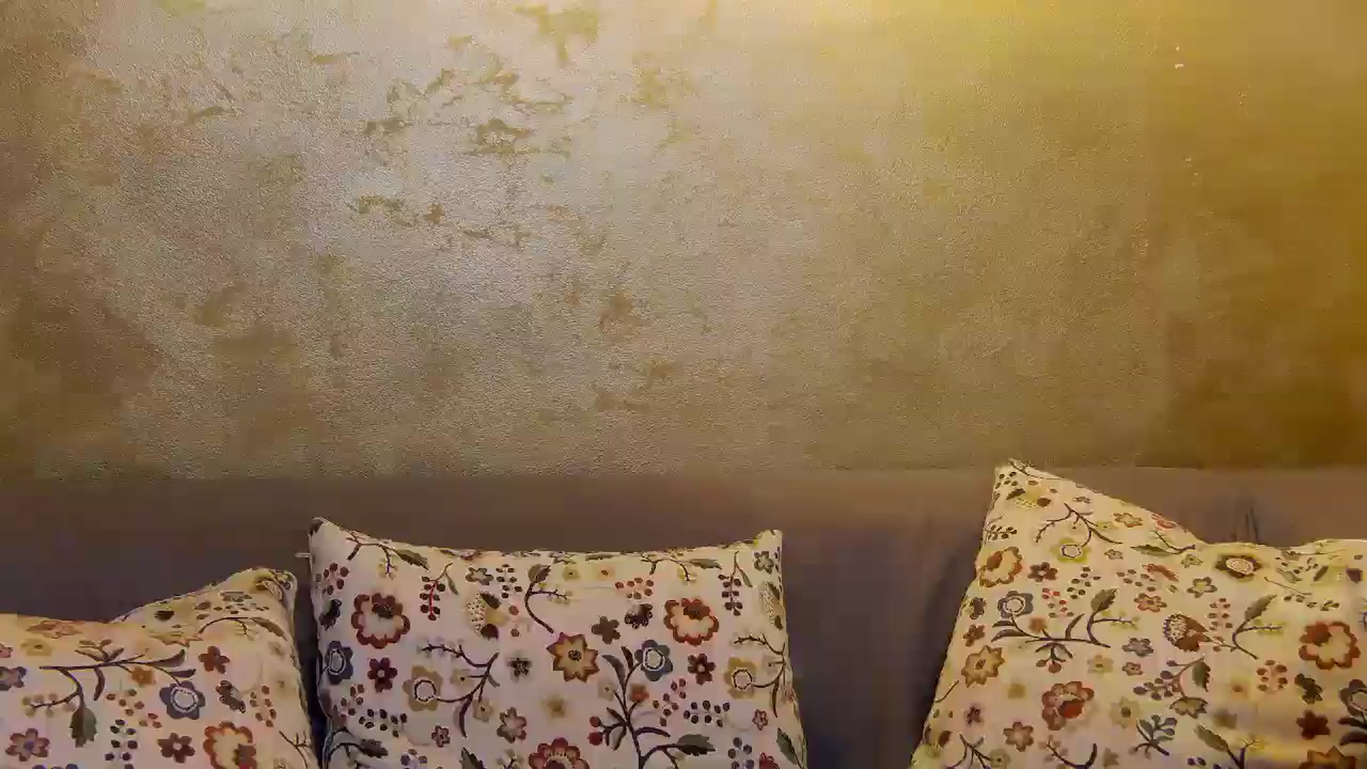 Gallery image thumbnail from Radiance's myfreecams stream on, 11/20/2024, 18:41 image 9 of 20