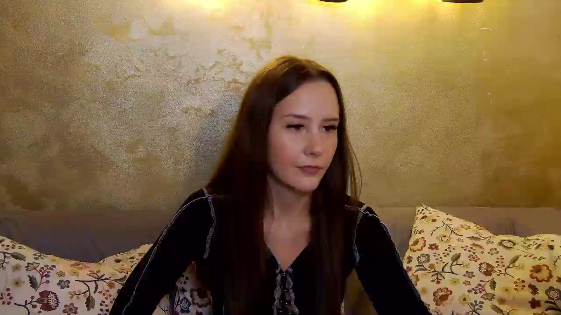 Gallery image thumbnail from Radiance's myfreecams stream on, 11/20/2024, 18:41 image 19 of 20