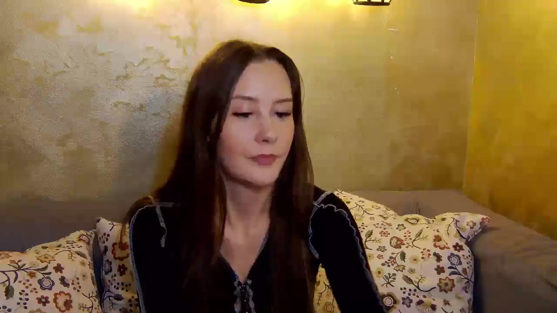 Gallery image thumbnail from Radiance's myfreecams stream on, 11/20/2024, 20:05 image 4 of 20