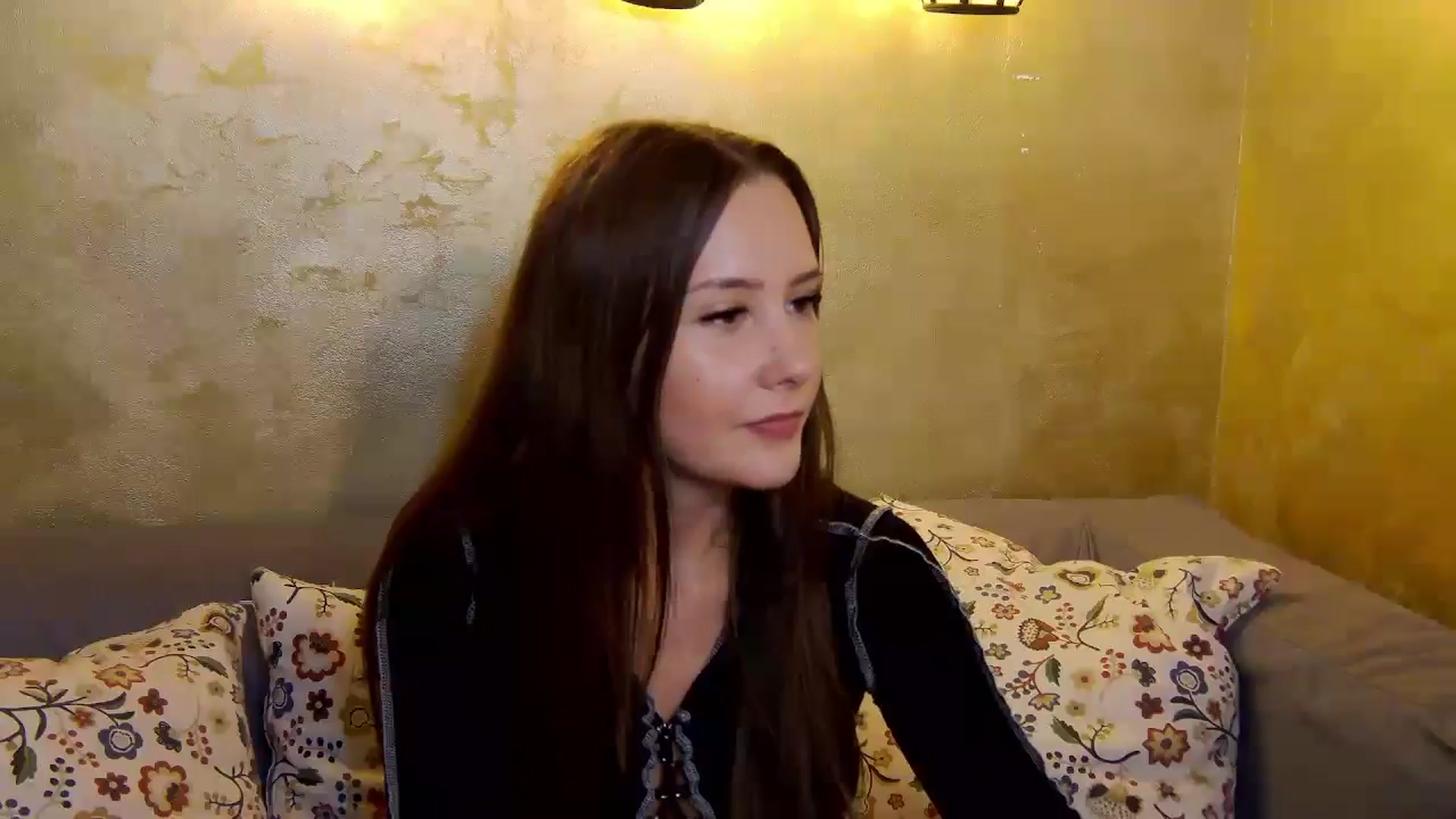 Gallery image thumbnail from Radiance's myfreecams stream on, 11/20/2024, 20:05 image 12 of 20
