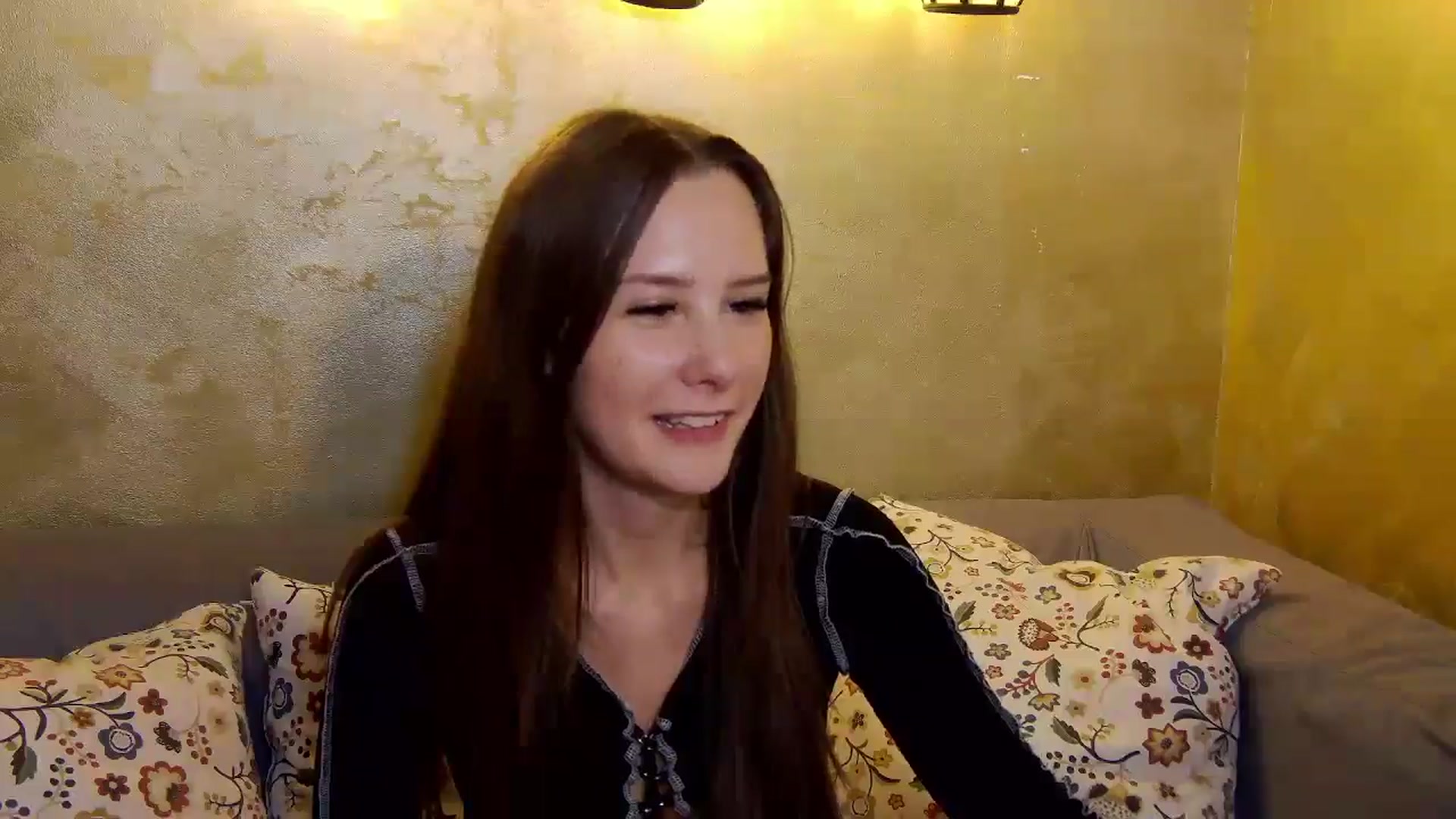 Gallery image thumbnail from Radiance's myfreecams stream on, 11/20/2024, 20:05 image 7 of 20