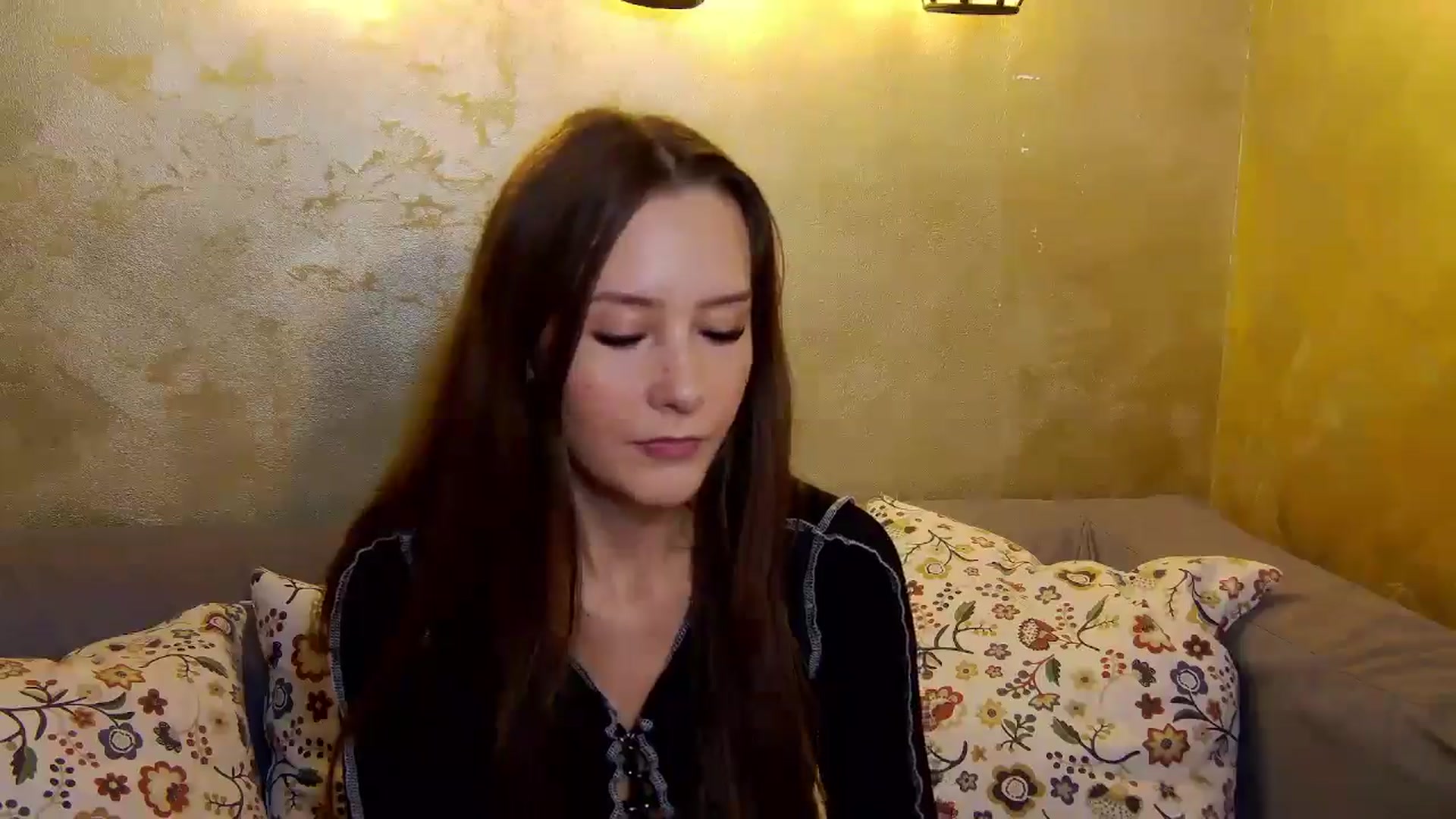 Gallery image thumbnail from Radiance's myfreecams stream on, 11/20/2024, 20:05 image 6 of 20