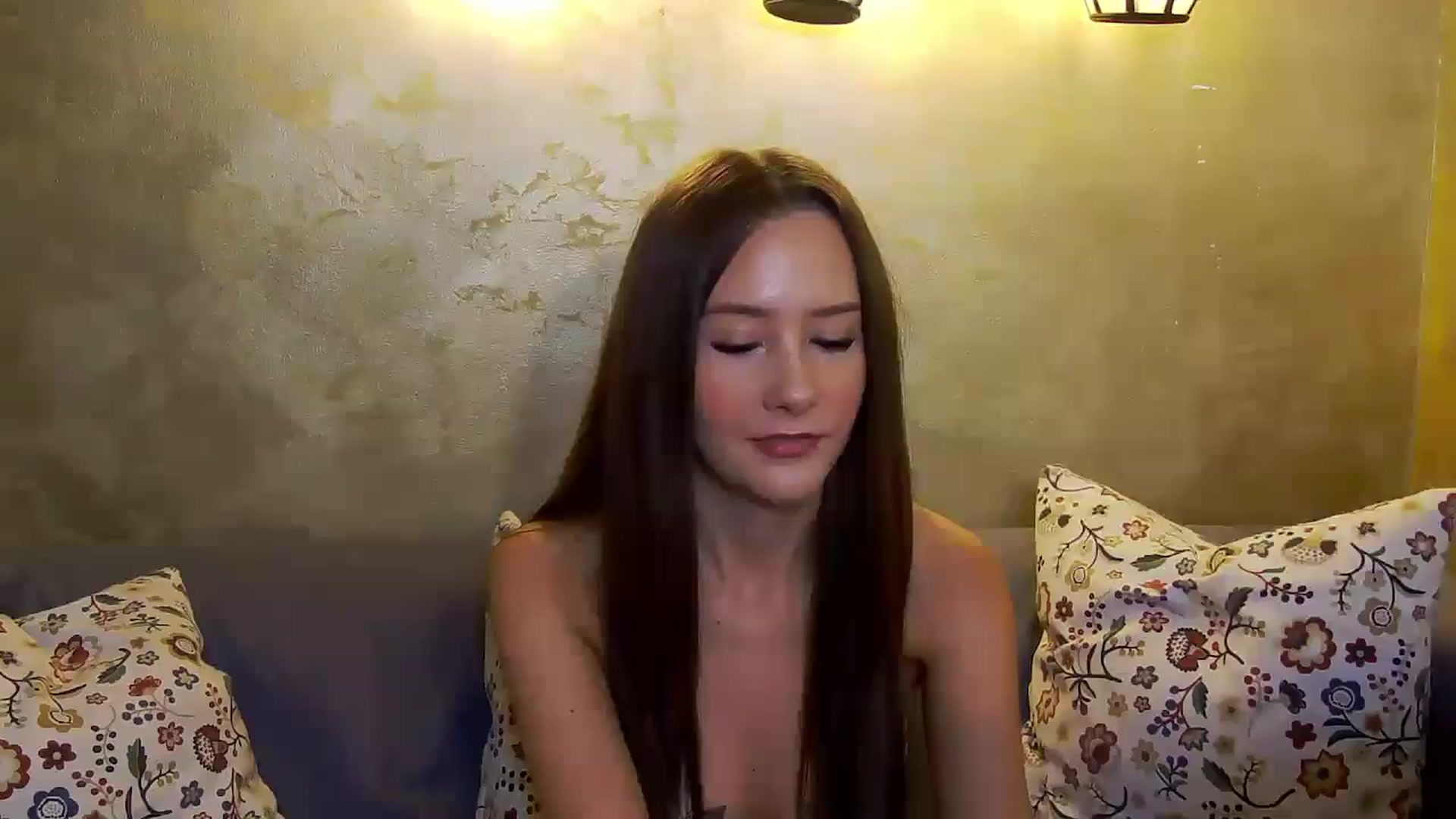 Gallery image thumbnail from Radiance's myfreecams stream on, 11/22/2024, 15:10 image 13 of 20