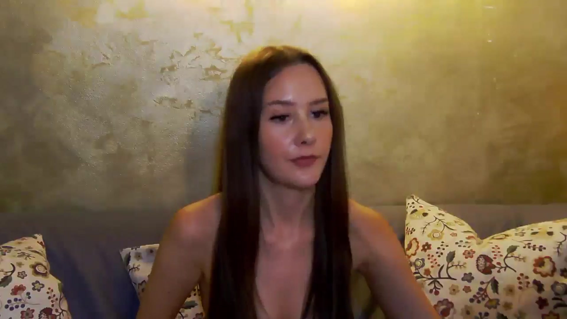 Gallery image thumbnail from Radiance's myfreecams stream on, 11/22/2024, 20:10 image 6 of 20