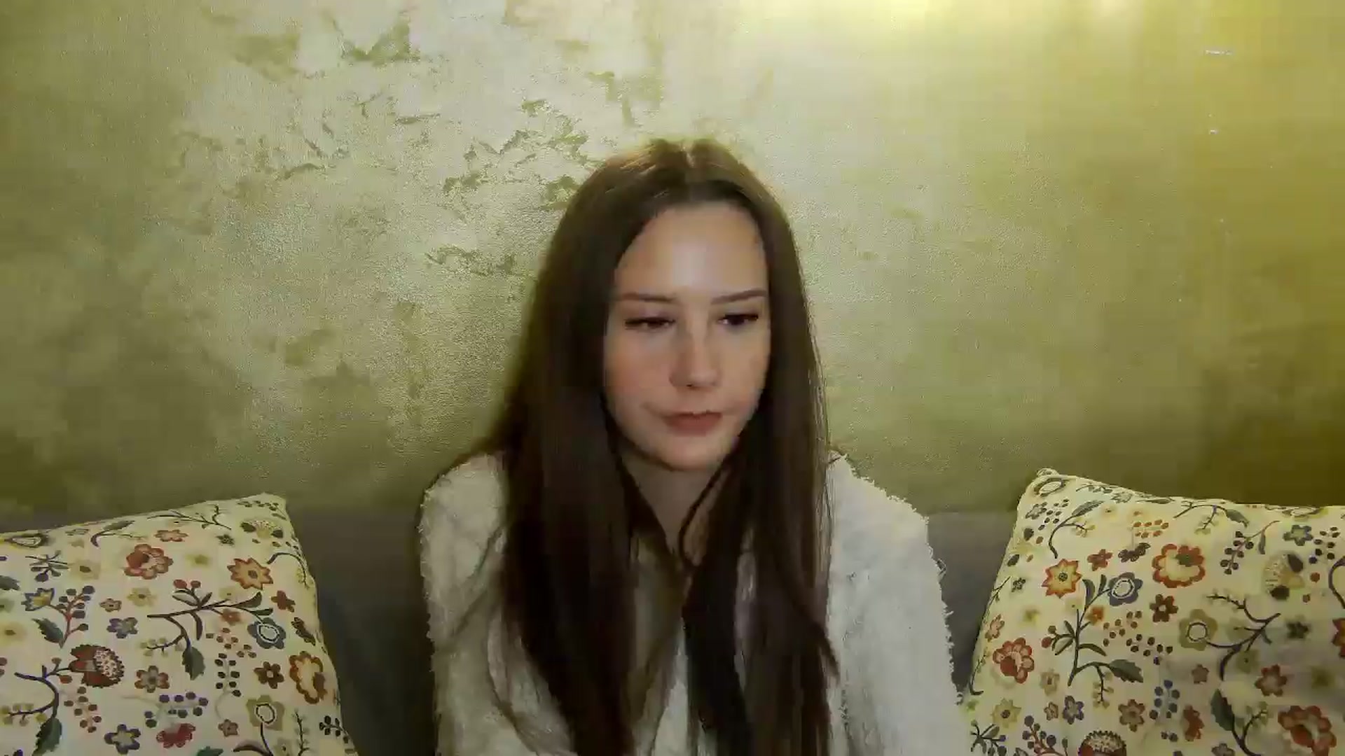 Gallery image thumbnail from Radiance's myfreecams stream on, 12/03/2024, 15:12 image 11 of 20