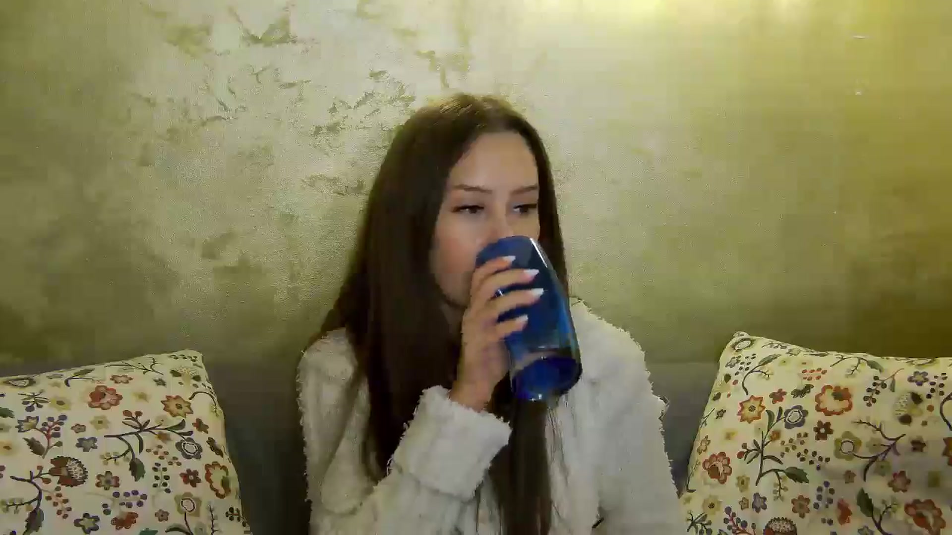 Gallery image thumbnail from Radiance's myfreecams stream on, 12/03/2024, 15:12 image 5 of 20