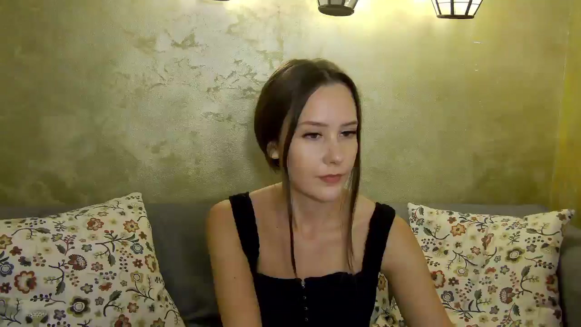 Gallery image thumbnail from Radiance's myfreecams stream on, 12/05/2024, 18:10 image 16 of 20