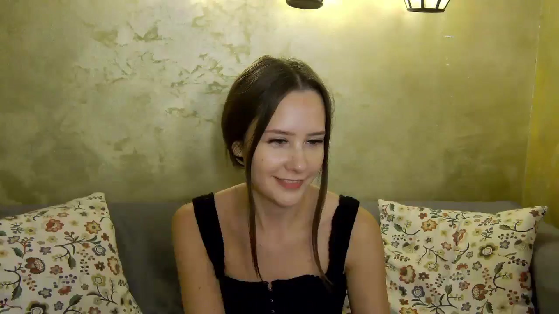 Gallery image thumbnail from Radiance's myfreecams stream on, 12/05/2024, 19:38 image 12 of 20
