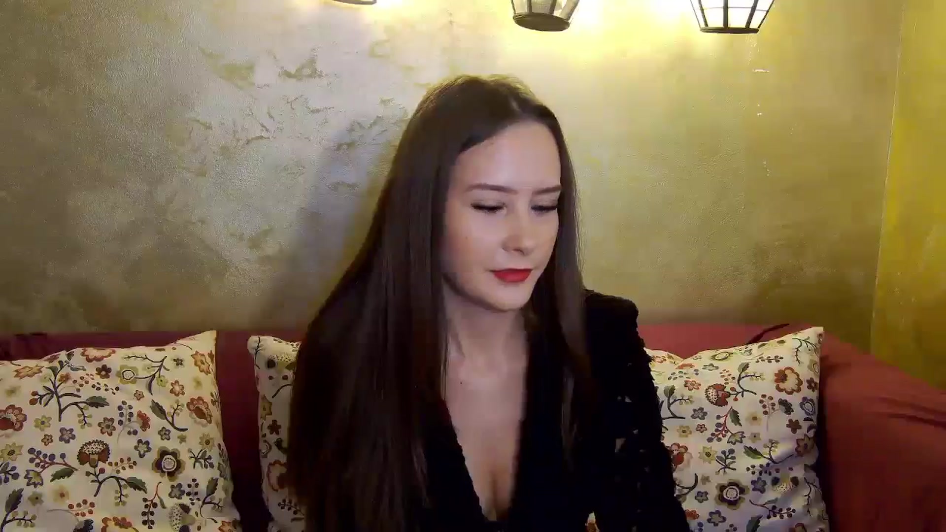 Gallery image thumbnail from Radiance's myfreecams stream on, 12/15/2024, 15:58 image 9 of 20