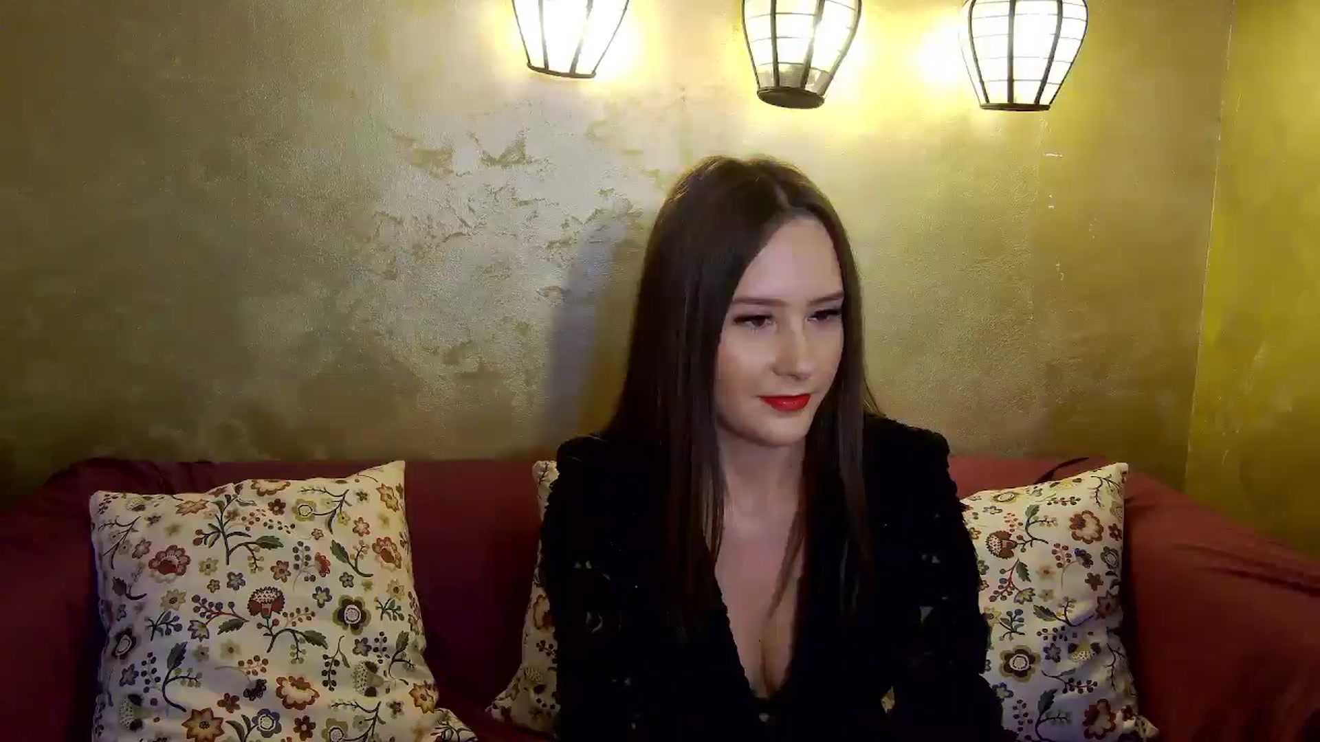 Gallery image thumbnail from Radiance's myfreecams stream on, 12/15/2024, 18:32 image 9 of 20
