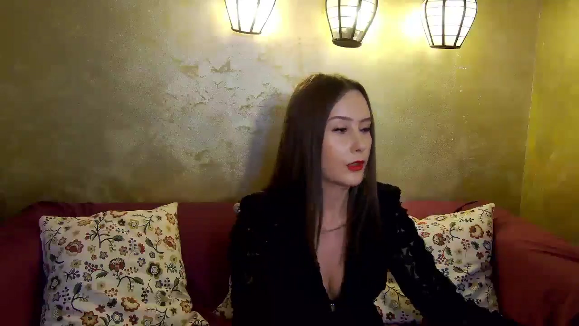 Gallery image thumbnail from Radiance's myfreecams stream on, 12/15/2024, 18:32 image 5 of 20