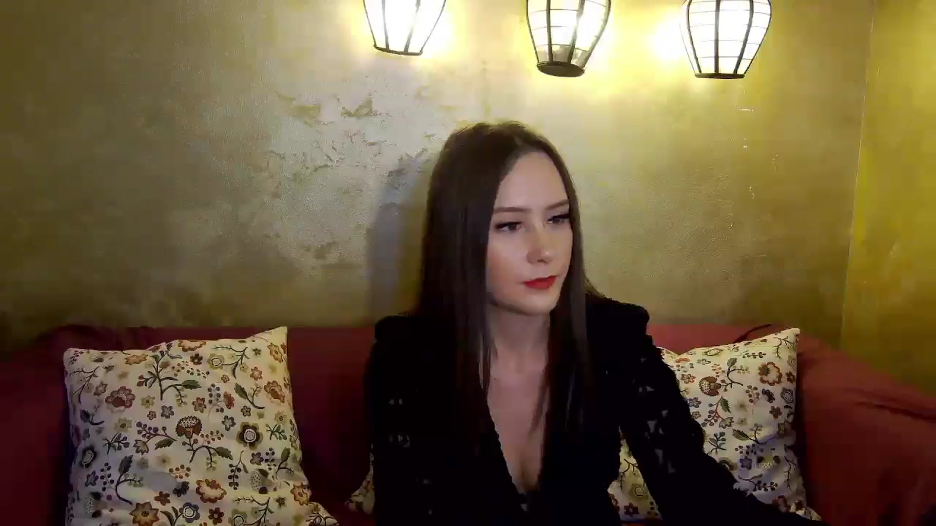 Gallery image thumbnail from Radiance's myfreecams stream on, 12/15/2024, 18:32 image 6 of 20