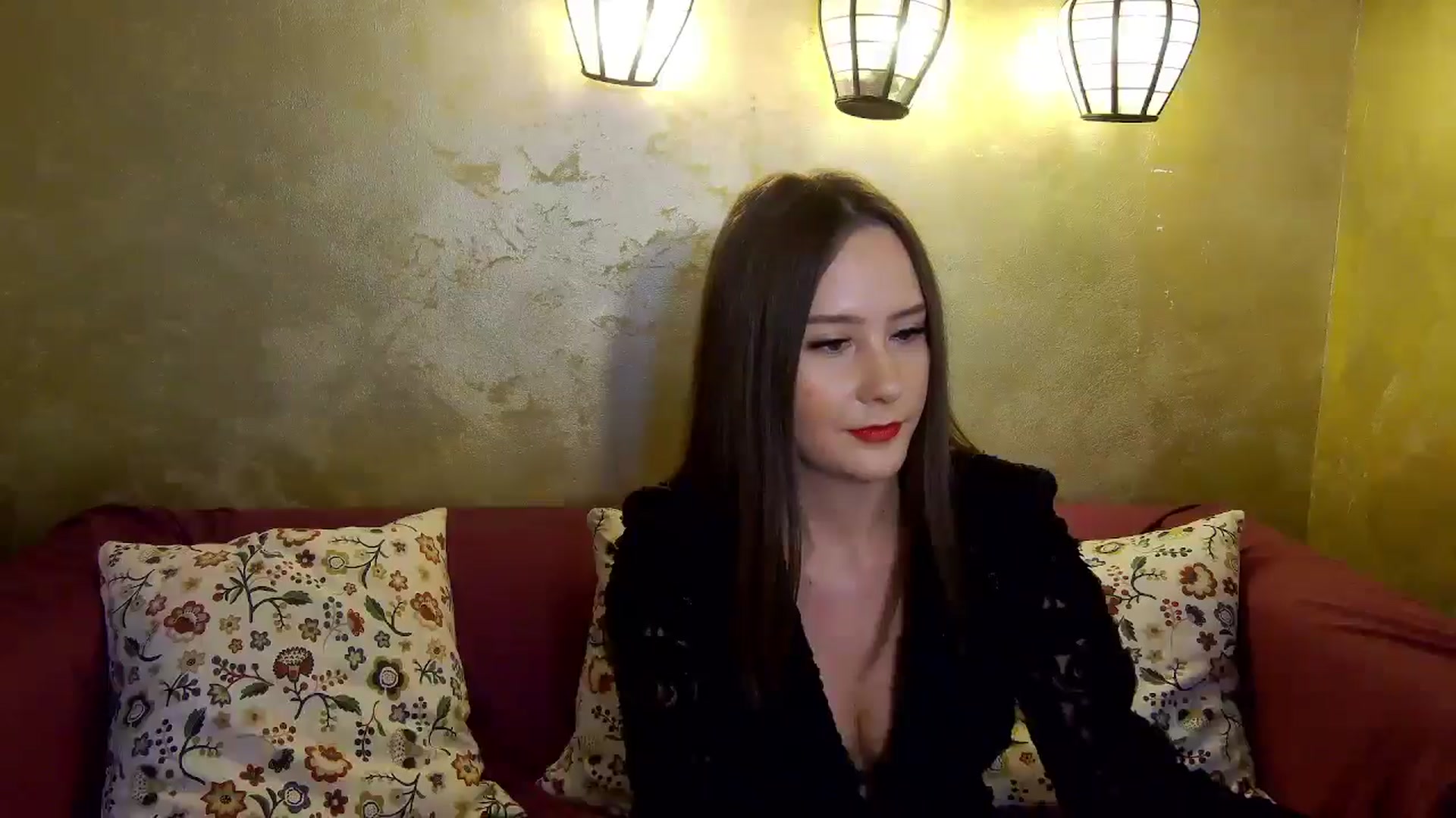 Gallery image thumbnail from Radiance's myfreecams stream on, 12/15/2024, 18:32 image 10 of 20