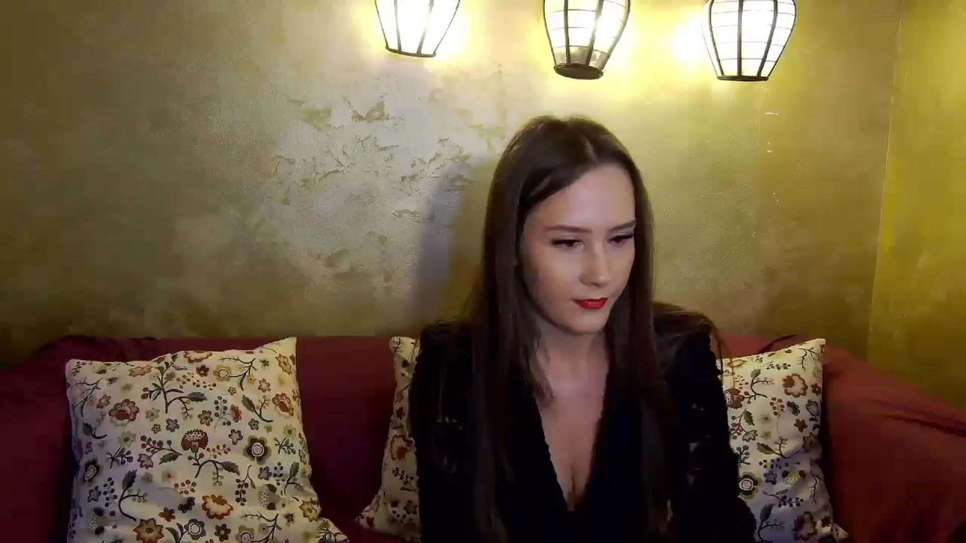 Gallery image thumbnail from Radiance's myfreecams stream on, 12/15/2024, 18:32 image 18 of 20