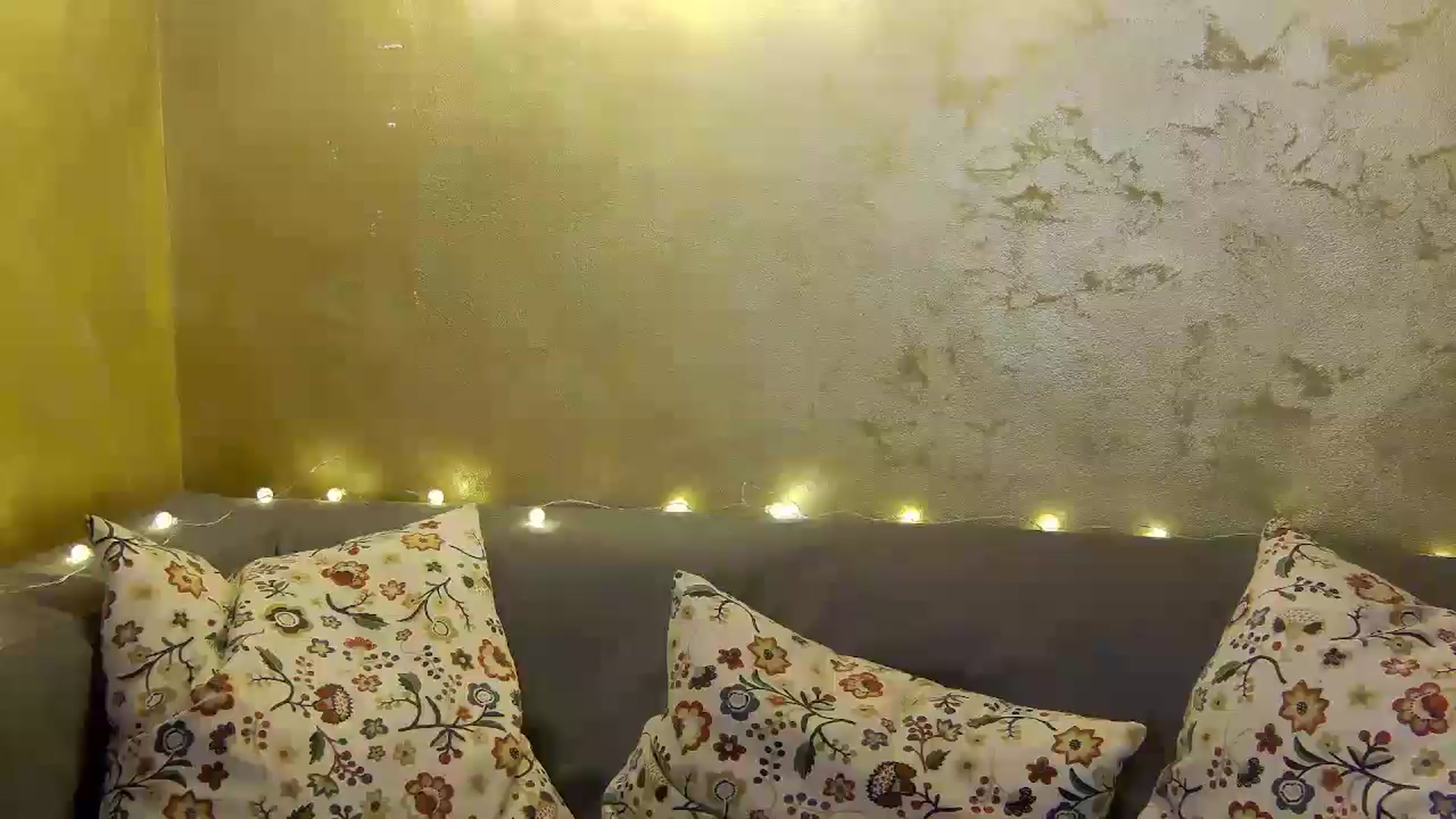 Gallery image thumbnail from Radiance's myfreecams stream on, 12/18/2024, 15:42 image 1 of 20
