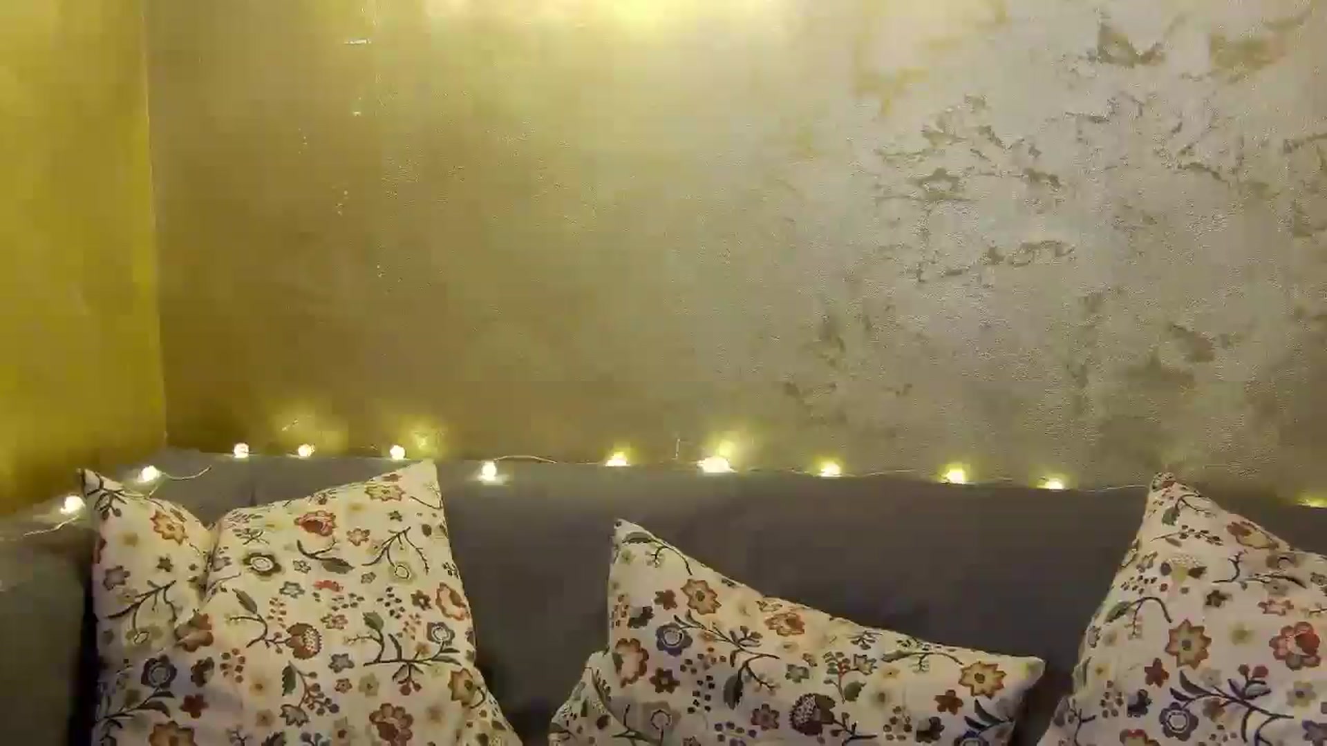 Gallery image thumbnail from Radiance's myfreecams stream on, 12/18/2024, 15:42 image 3 of 20