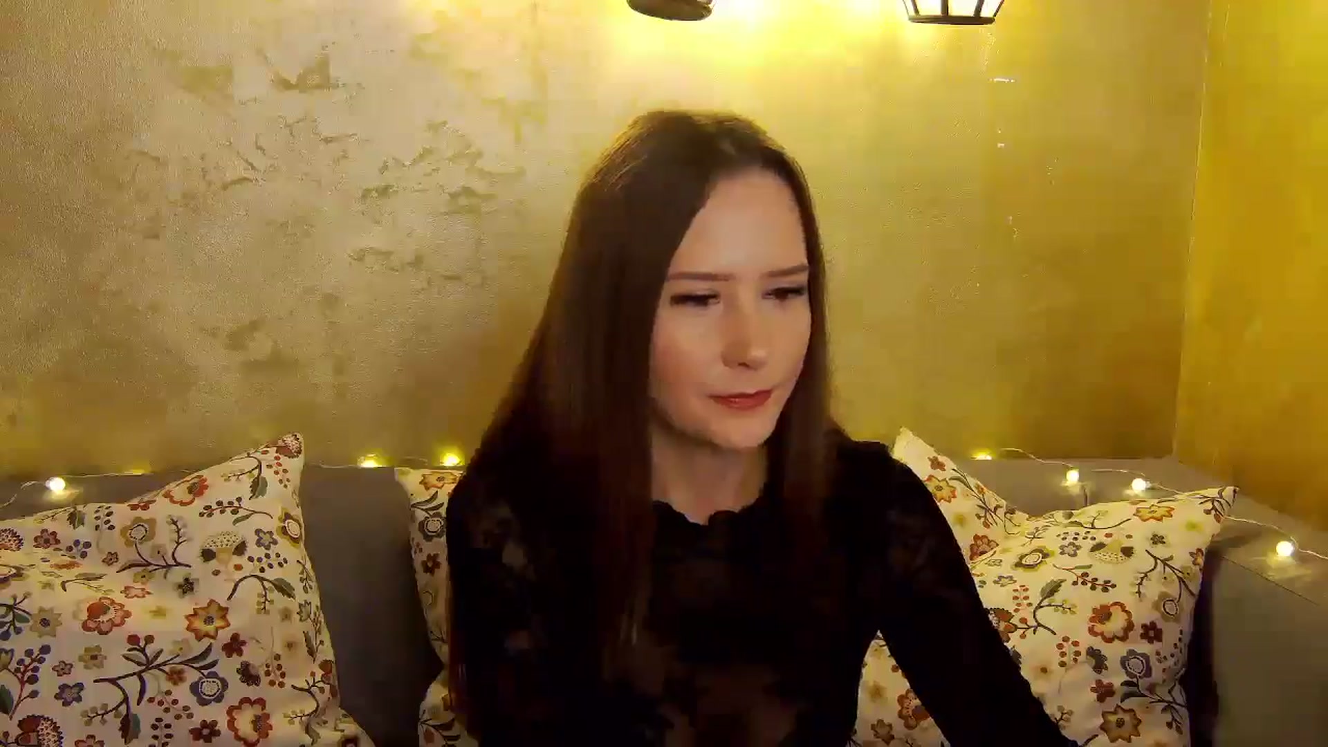 Gallery image thumbnail from Radiance's myfreecams stream on, 12/19/2024, 16:03 image 3 of 20