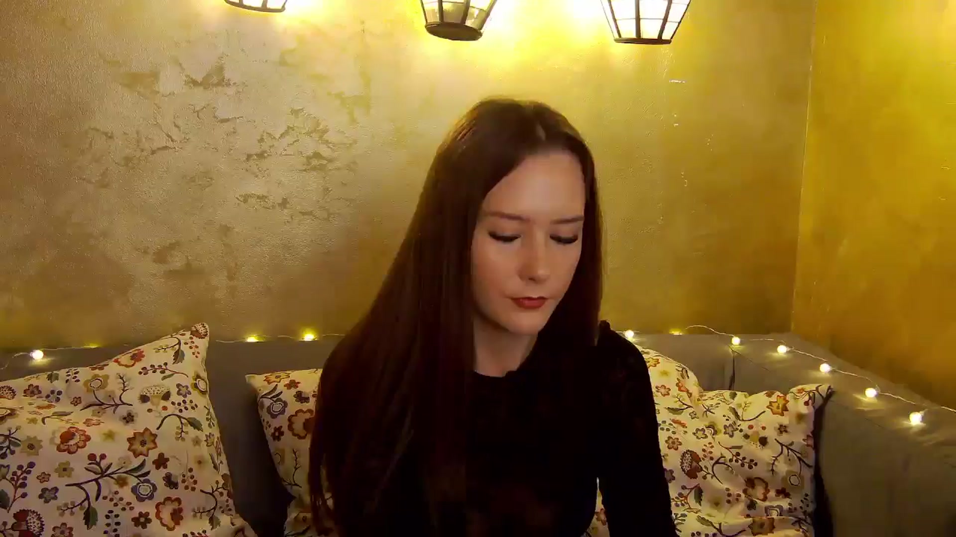 Gallery image thumbnail from Radiance's myfreecams stream on, 12/19/2024, 16:03 image 11 of 20