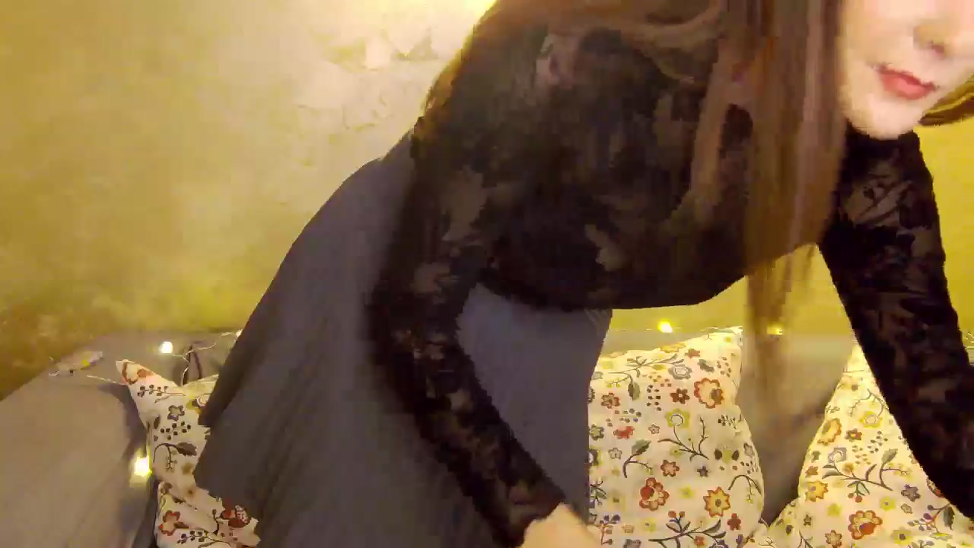 Gallery image thumbnail from Radiance's myfreecams stream on, 12/19/2024, 16:03 image 17 of 20