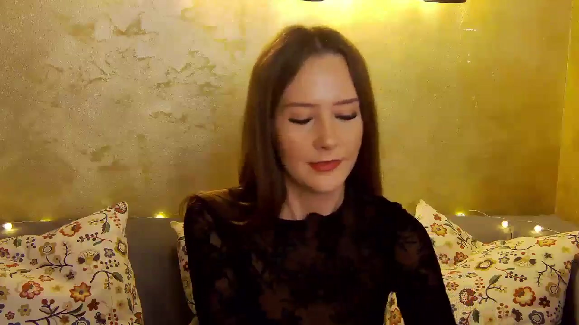Gallery image thumbnail from Radiance's myfreecams stream on, 12/19/2024, 16:03 image 9 of 20