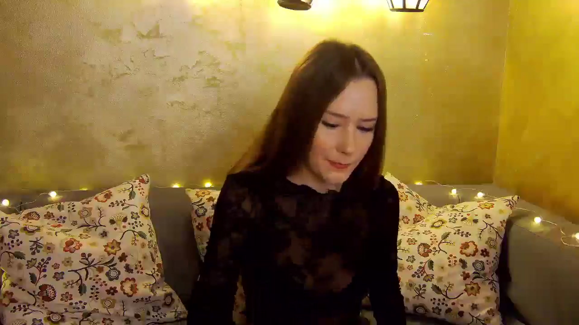 Gallery image thumbnail from Radiance's myfreecams stream on, 12/19/2024, 16:03 image 5 of 20