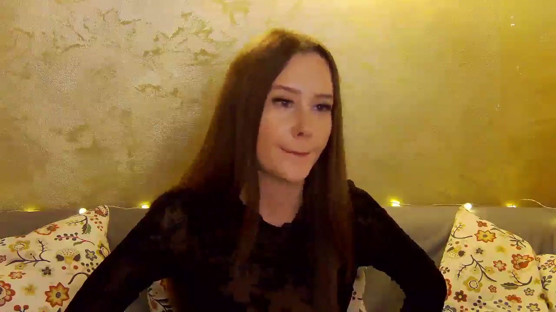 Gallery image thumbnail from Radiance's myfreecams stream on, 12/19/2024, 17:45 image 16 of 20
