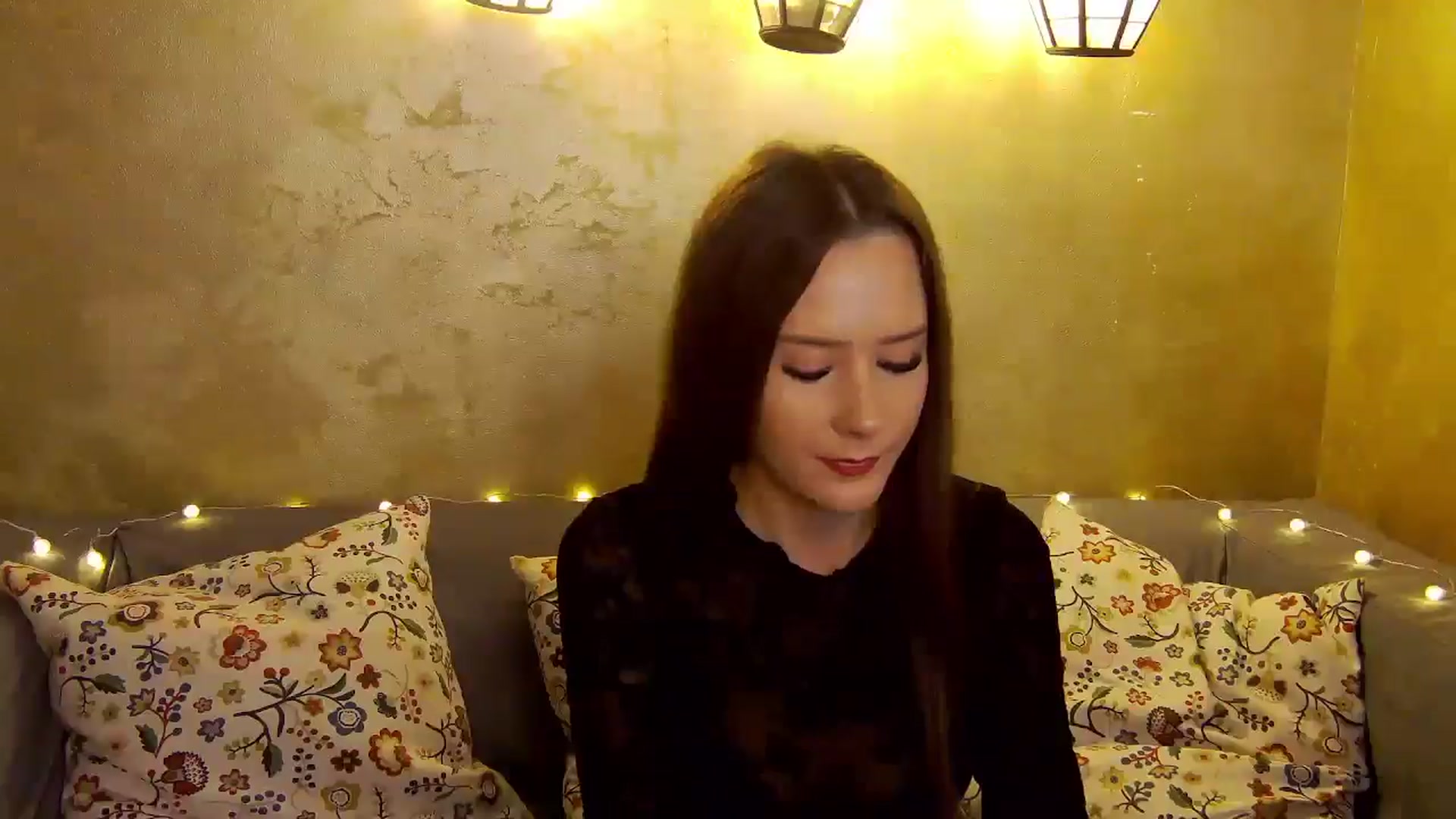 Gallery image thumbnail from Radiance's myfreecams stream on, 12/19/2024, 17:45 image 11 of 20