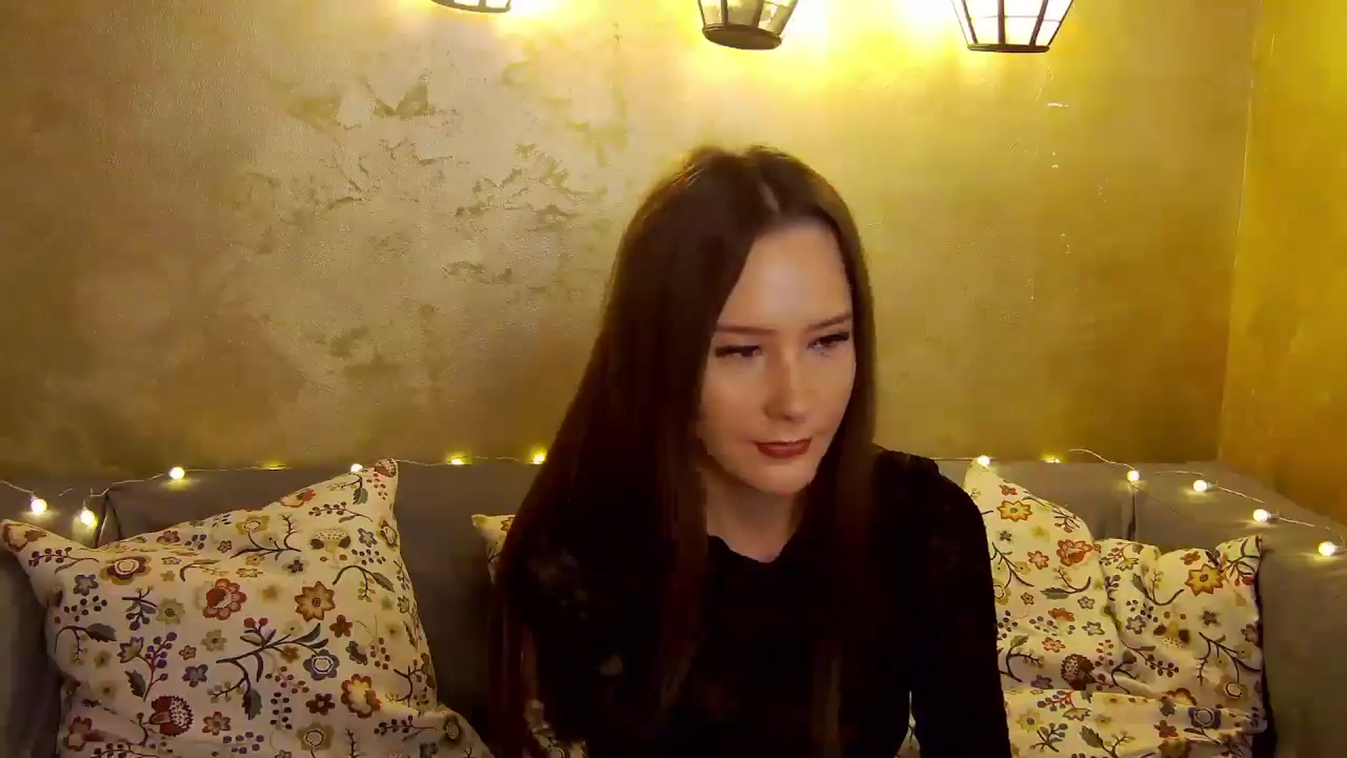 Gallery image thumbnail from Radiance's myfreecams stream on, 12/19/2024, 17:45 image 12 of 20