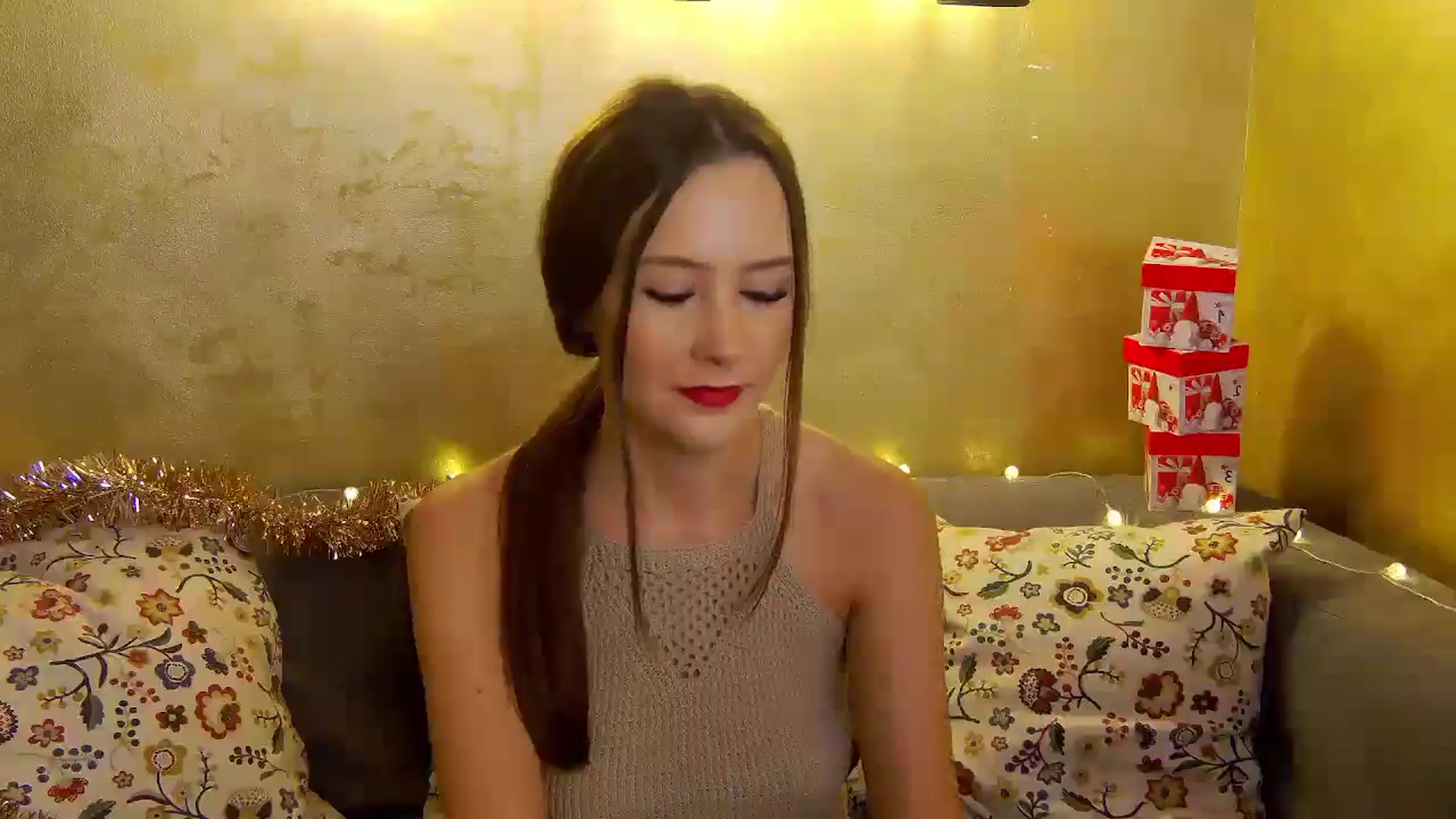 Gallery image thumbnail from Radiance's myfreecams stream on, 12/20/2024, 14:47 image 10 of 20