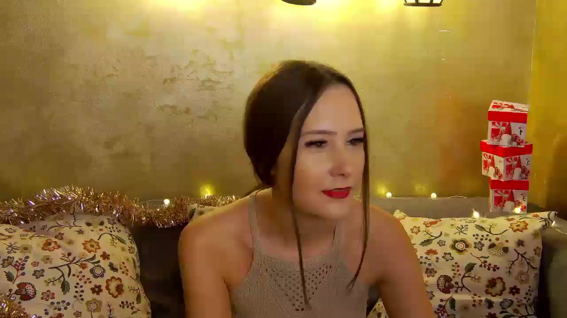 Gallery image thumbnail from Radiance's myfreecams stream on, 12/20/2024, 15:19 image 5 of 20