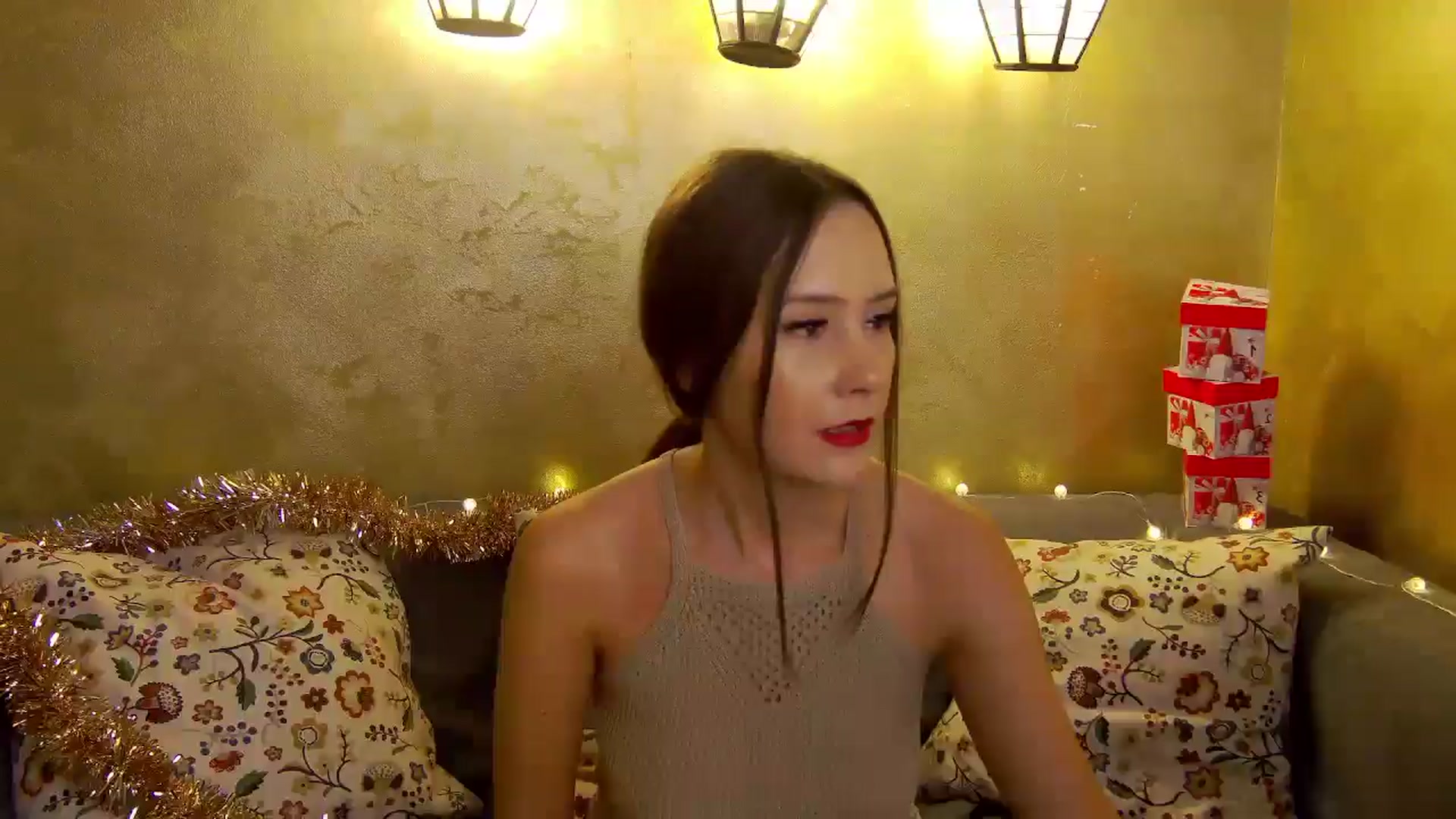 Gallery image thumbnail from Radiance's myfreecams stream on, 12/20/2024, 15:19 image 1 of 20
