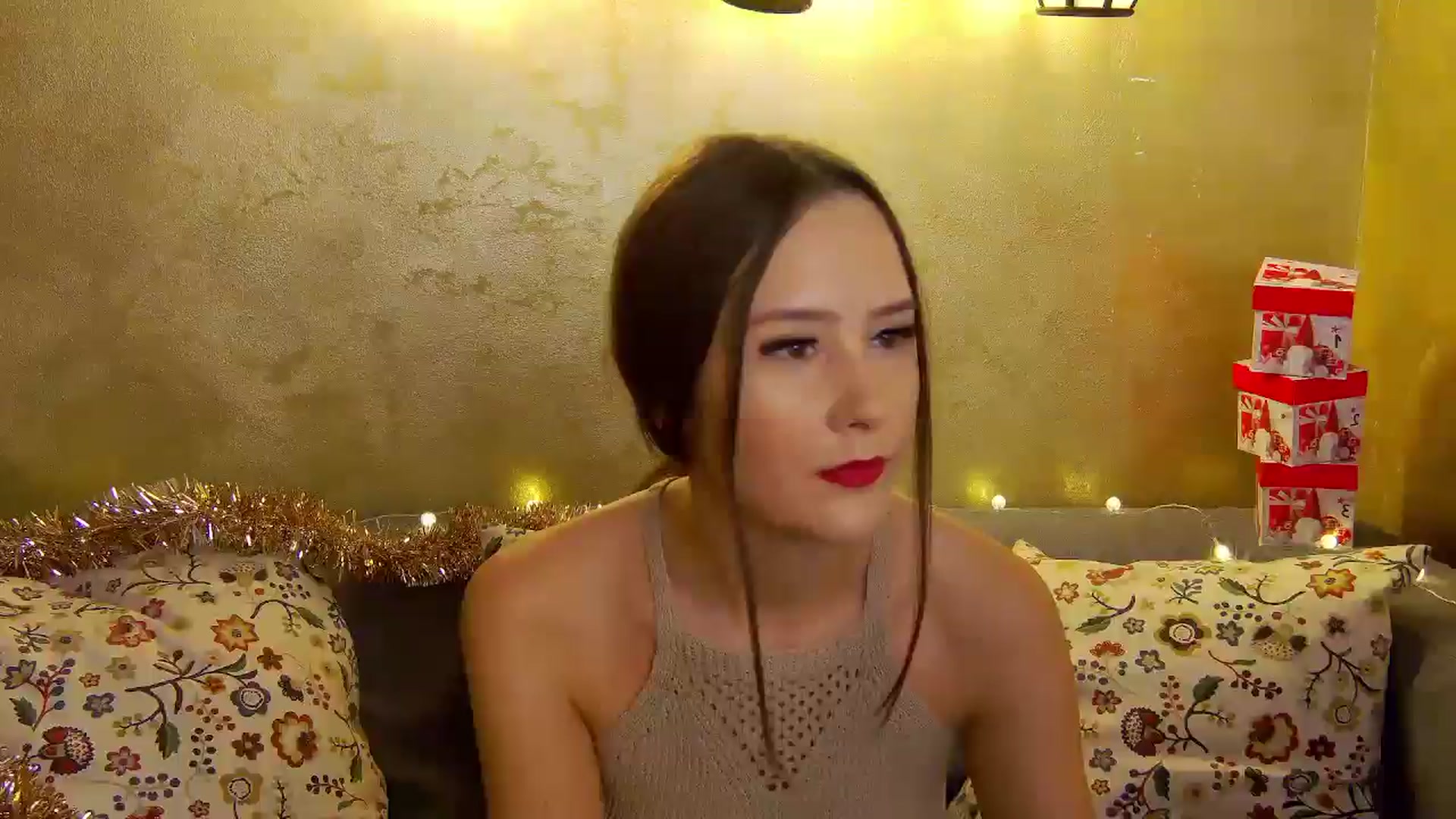 Gallery image thumbnail from Radiance's myfreecams stream on, 12/20/2024, 15:19 image 10 of 20