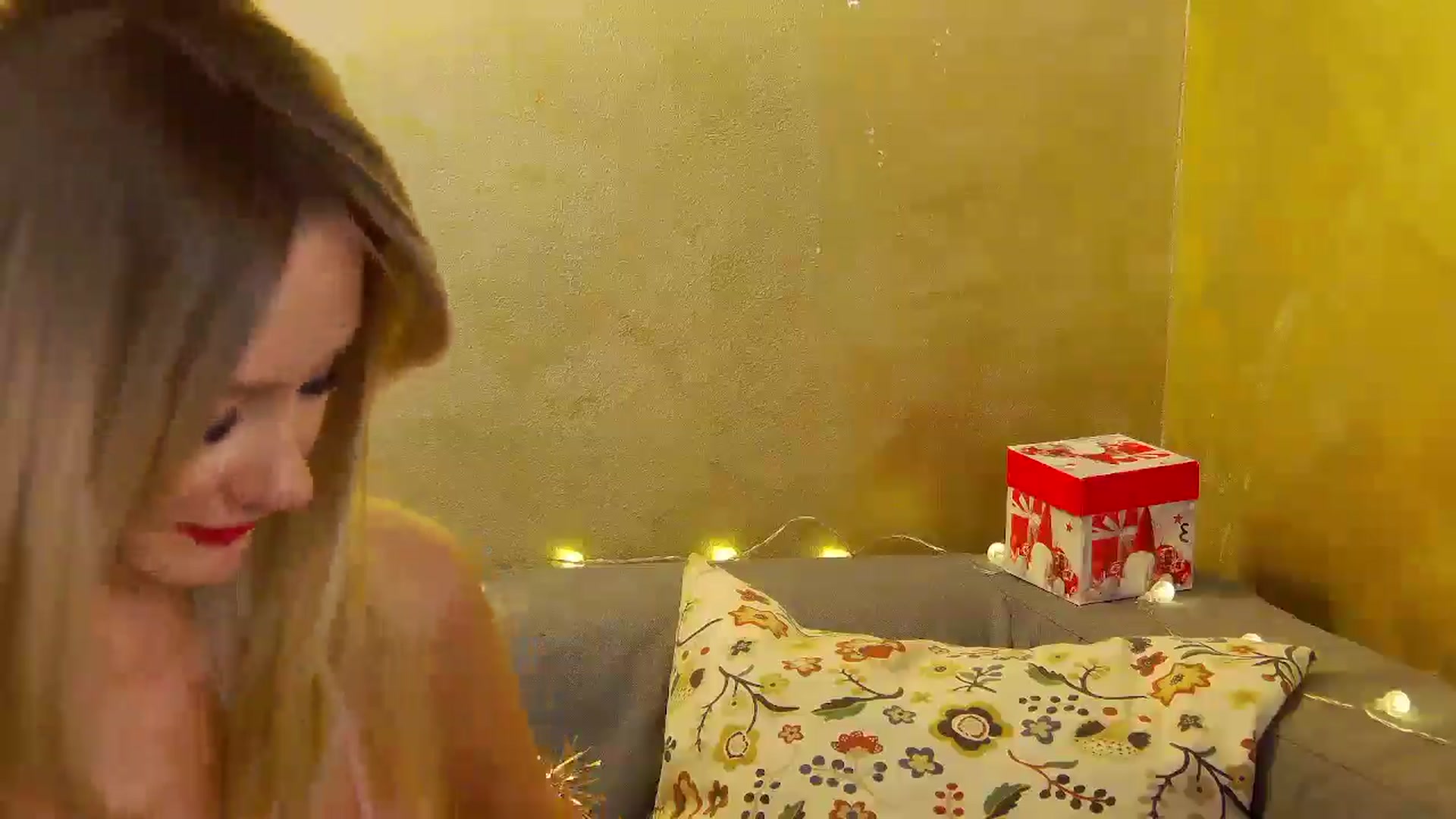 Gallery image thumbnail from Radiance's myfreecams stream on, 12/20/2024, 20:04 image 18 of 20