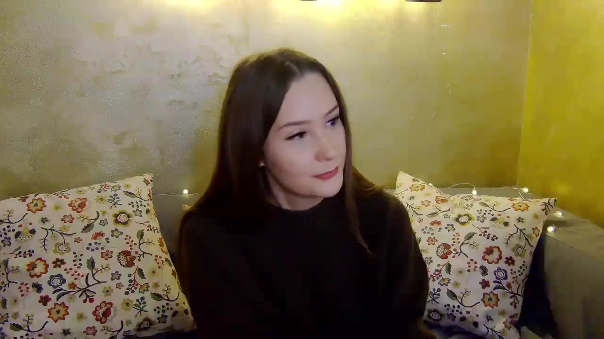 Gallery image thumbnail from Radiance's myfreecams stream on, 12/23/2024, 16:20 image 15 of 20