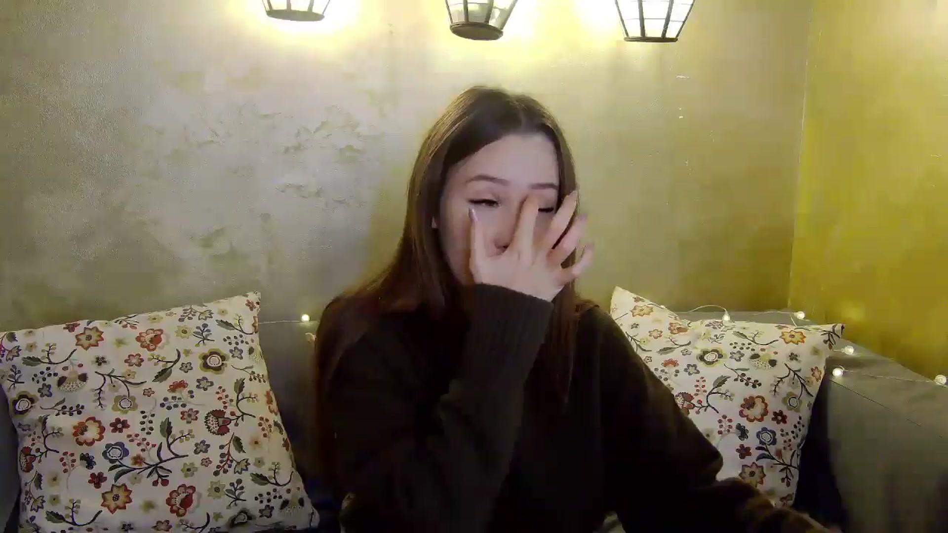 Gallery image thumbnail from Radiance's myfreecams stream on, 12/23/2024, 16:20 image 3 of 20