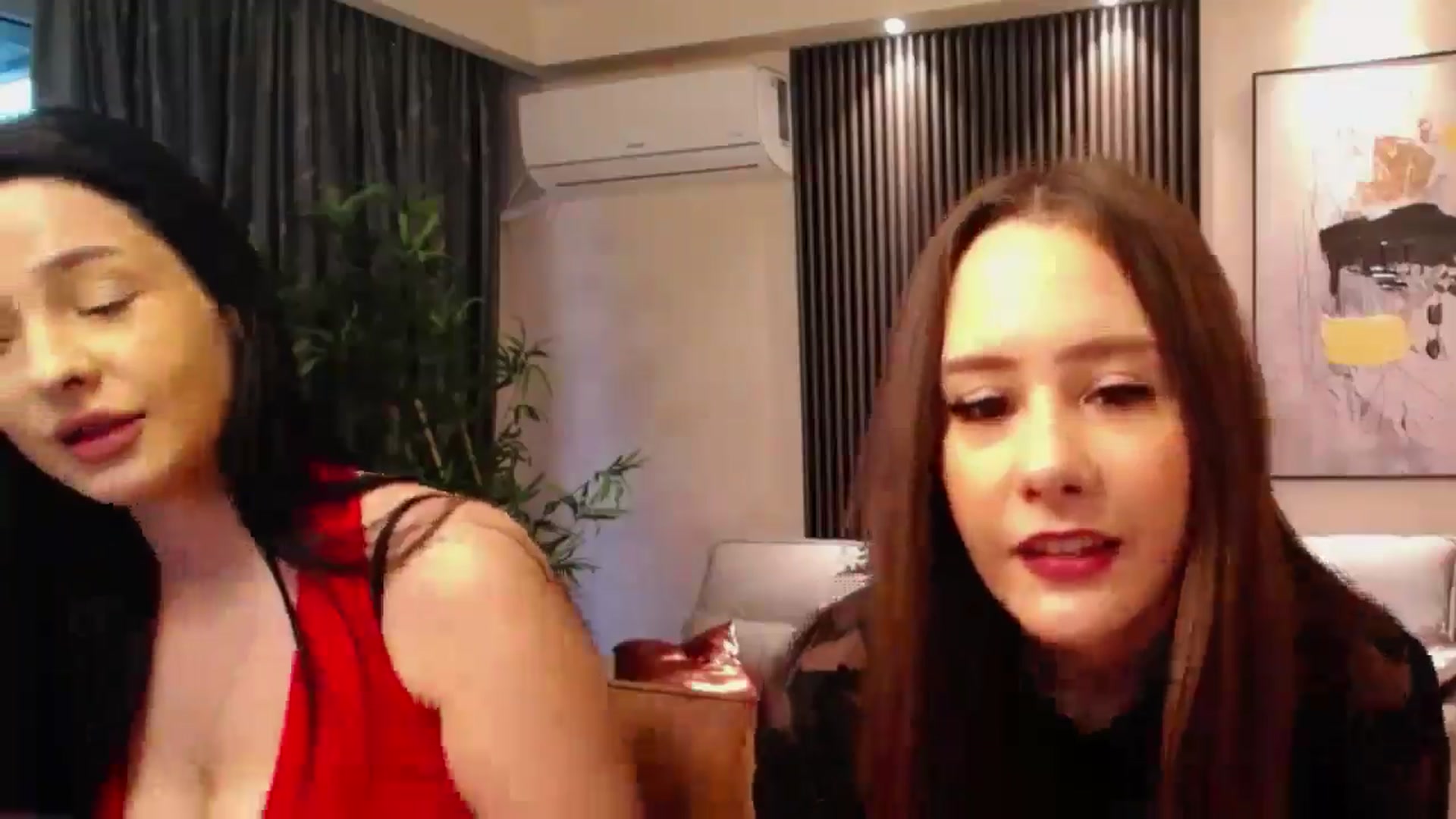 Gallery image thumbnail from Radiance's myfreecams stream on, 12/29/2024, 14:22 image 5 of 20