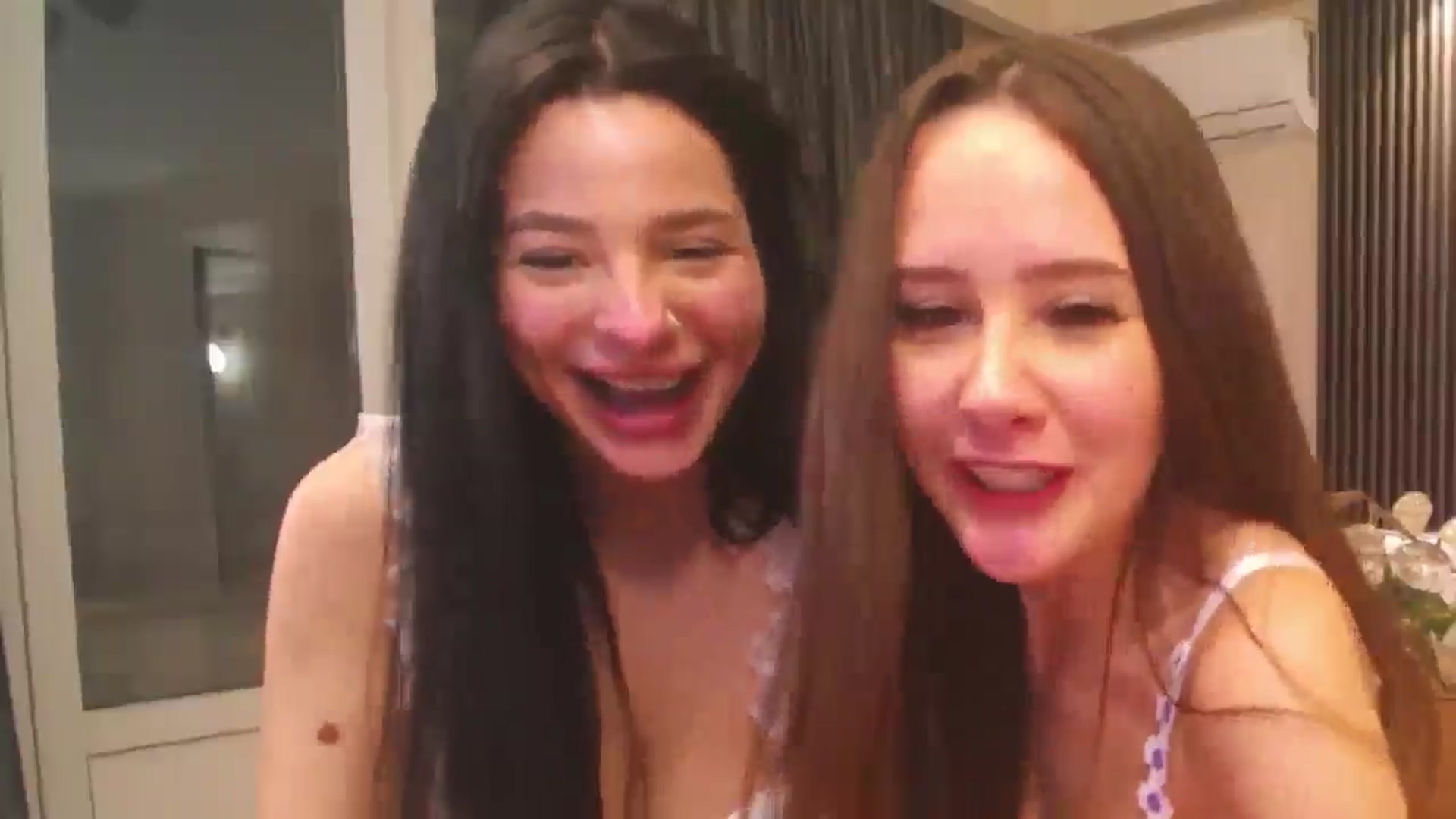 Gallery image thumbnail from Radiance's myfreecams stream on, 12/29/2024, 21:58 image 11 of 20