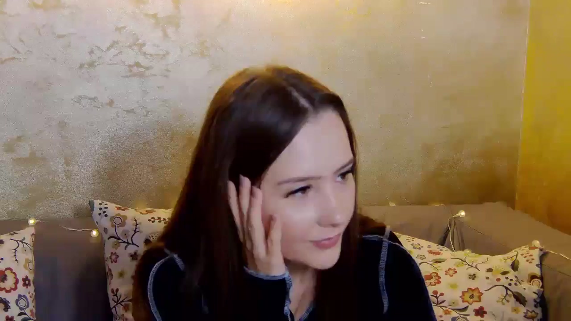 Gallery image thumbnail from Radiance's myfreecams stream on, 12/30/2024, 15:43 image 14 of 20