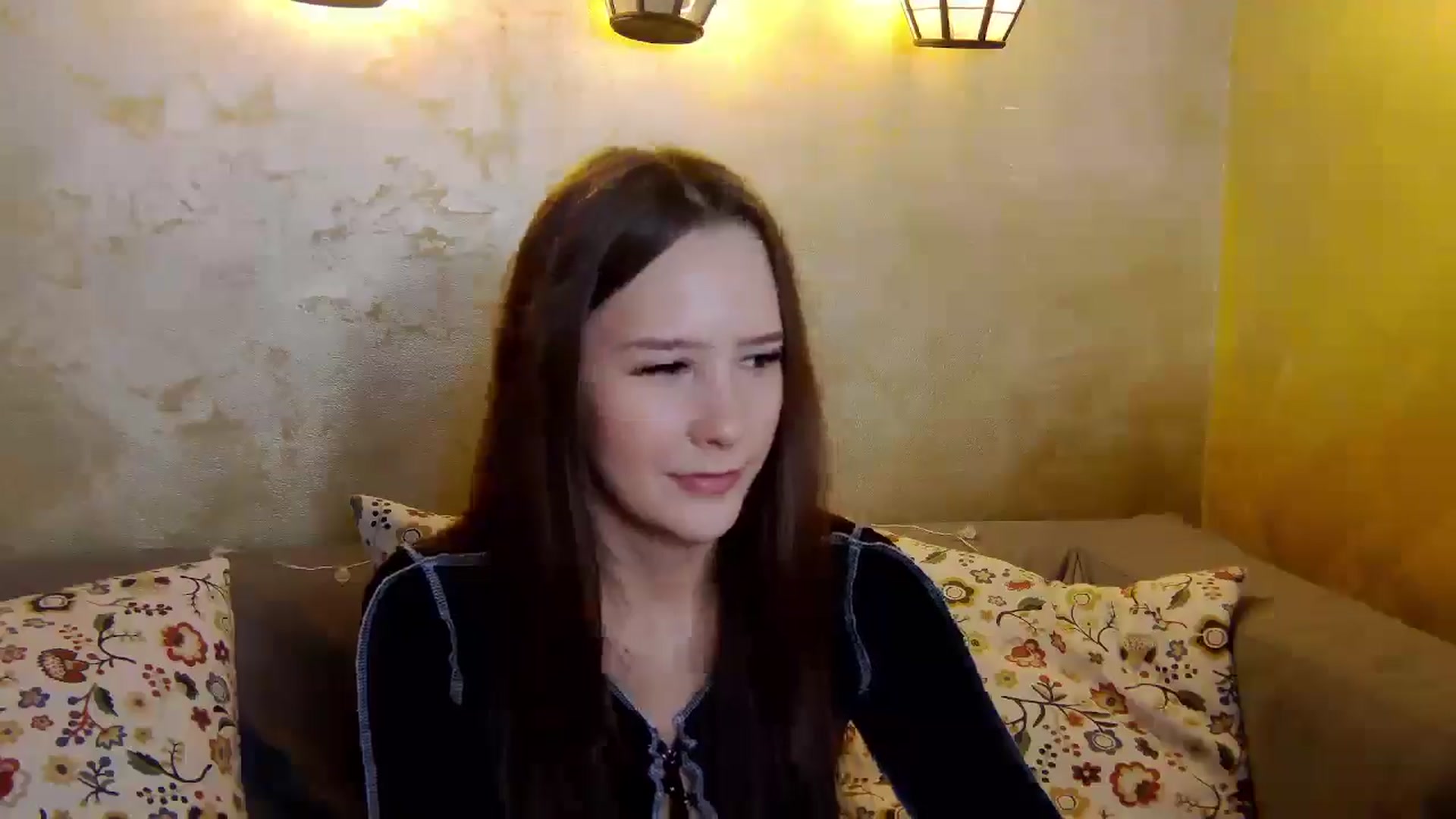 Gallery image thumbnail from Radiance's myfreecams stream on, 12/30/2024, 15:43 image 3 of 20